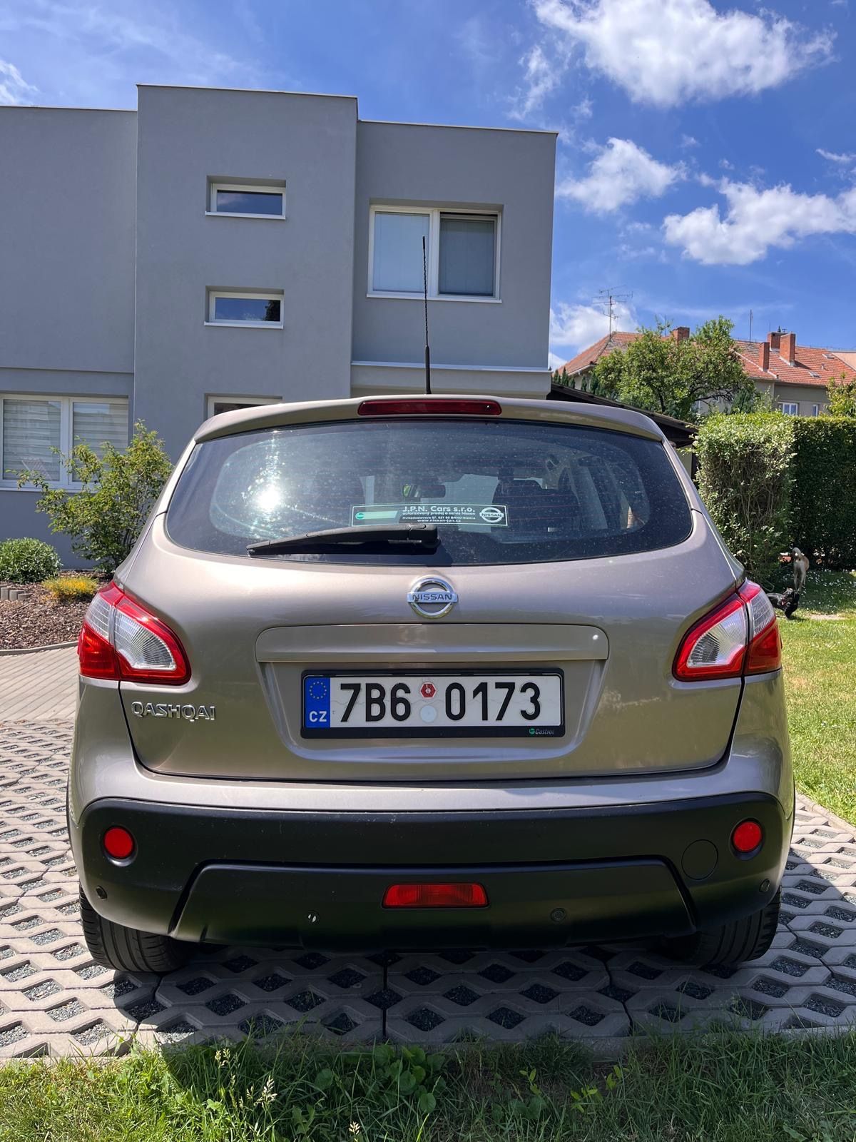 Nissan Qashqai, 1.6 benzín, velmi dobrý stav - fotka 4