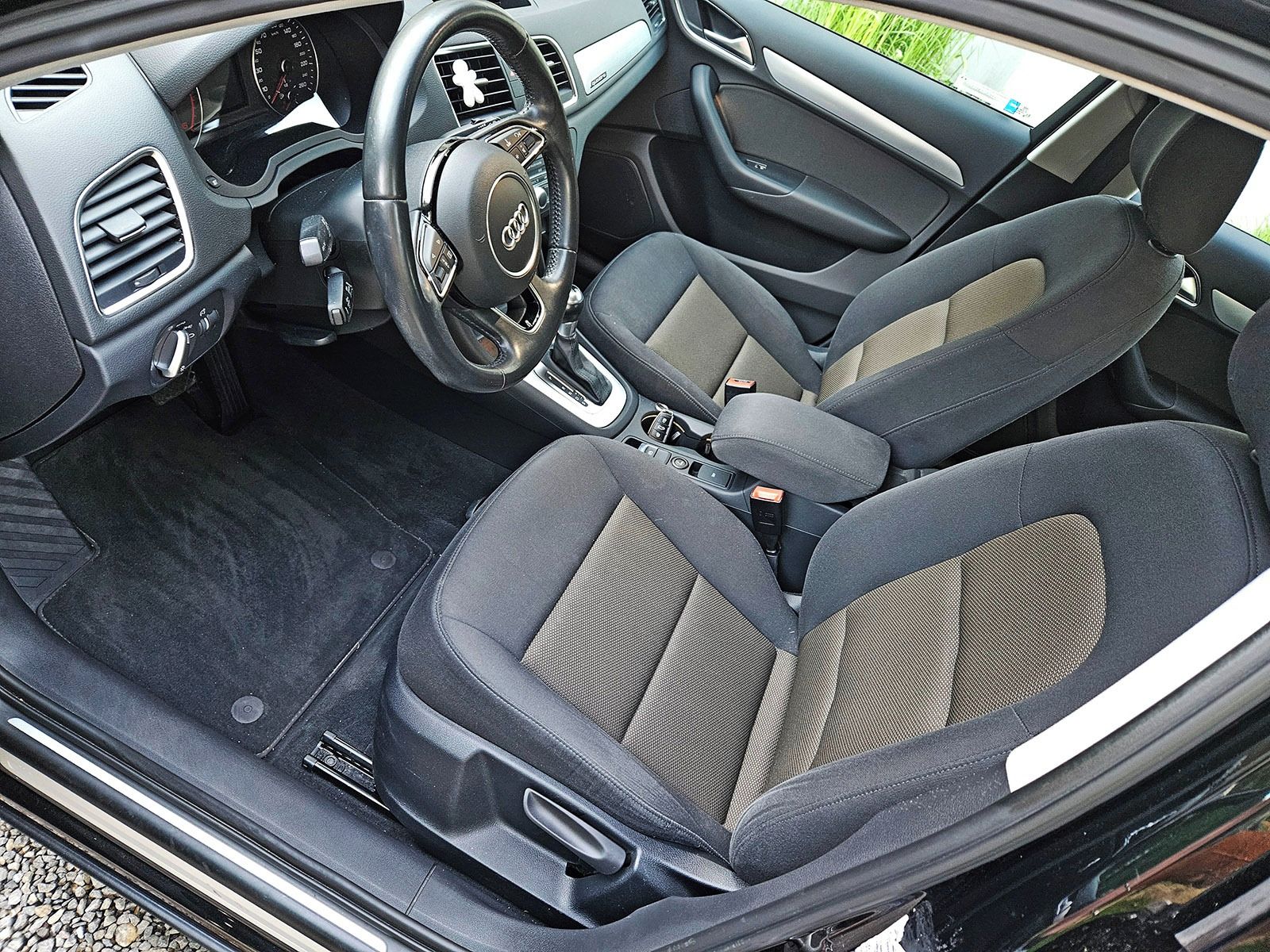 Audi Q3, 145t KM,130kW, ČR. 4x4, nehav. - fotka 6