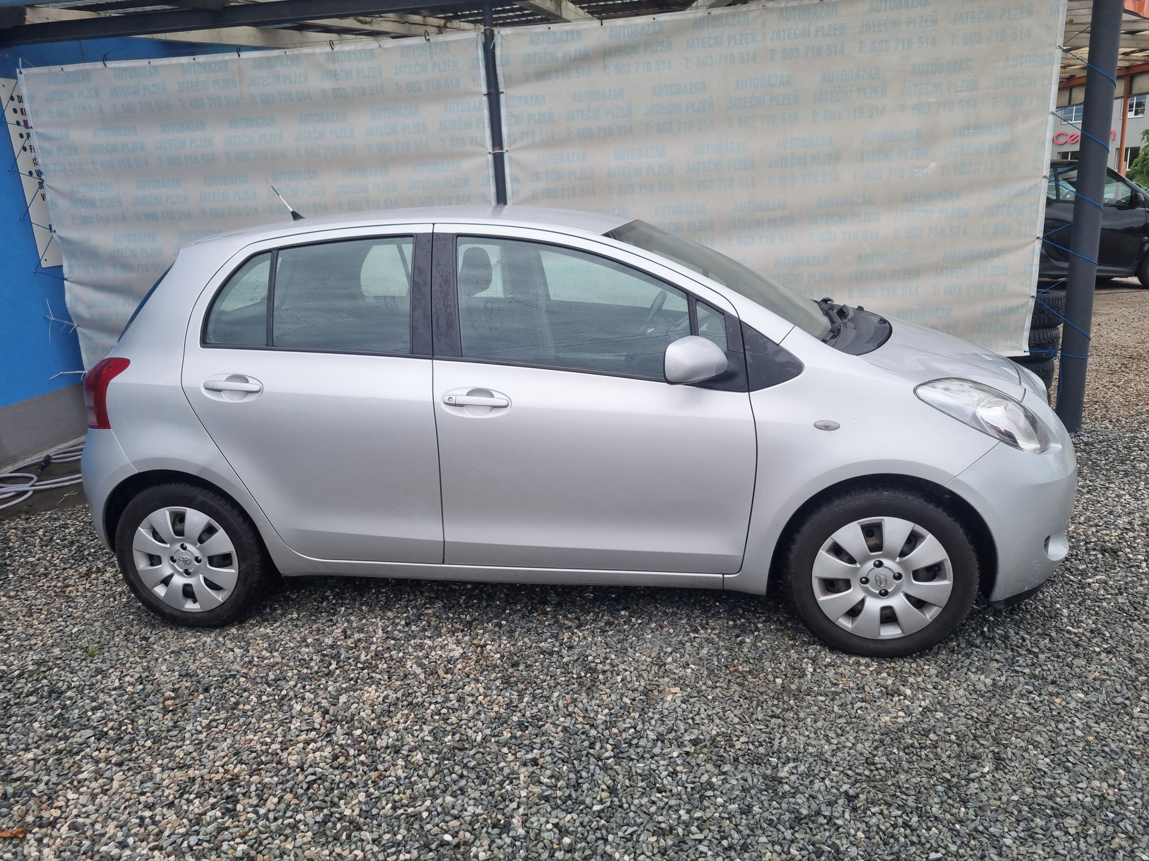 Toyota Yaris, 1.3 VVT-I 64 KW - fotka 2