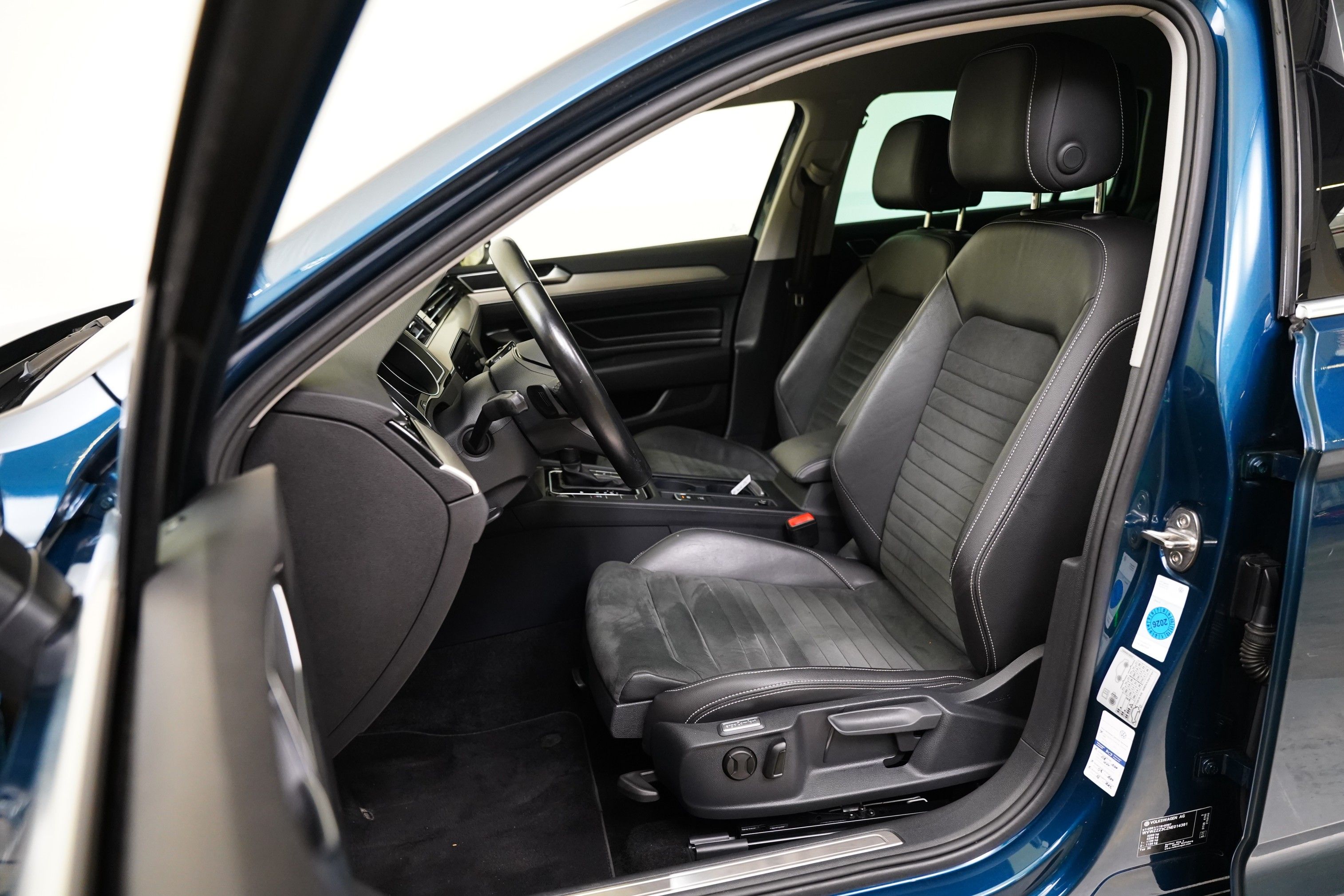 Volkswagen Passat, 2.0 TDI 110 kW DSG Elegance - fotka 5