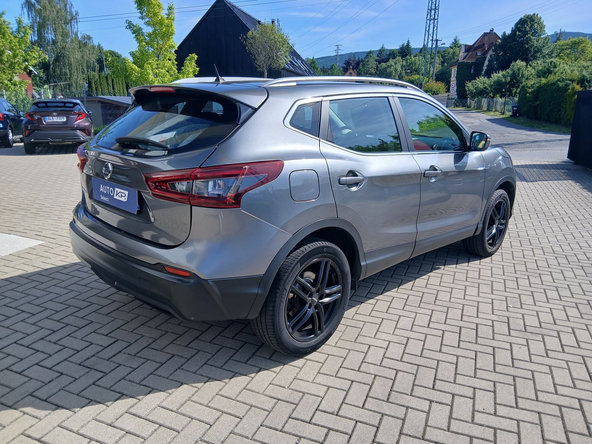 Nissan Qashqai, 1,3 DIG-T 140k Acenta + 18"ALU - fotka 6