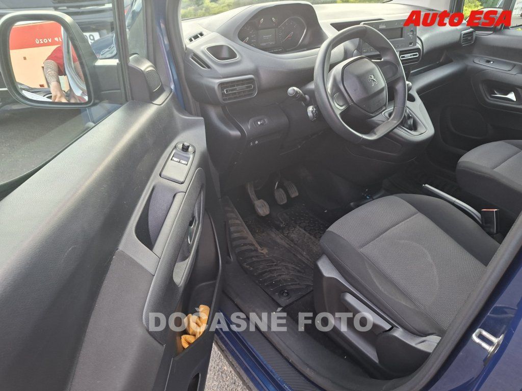 Peugeot Rifter, 1.2i,1.maj - fotka 3