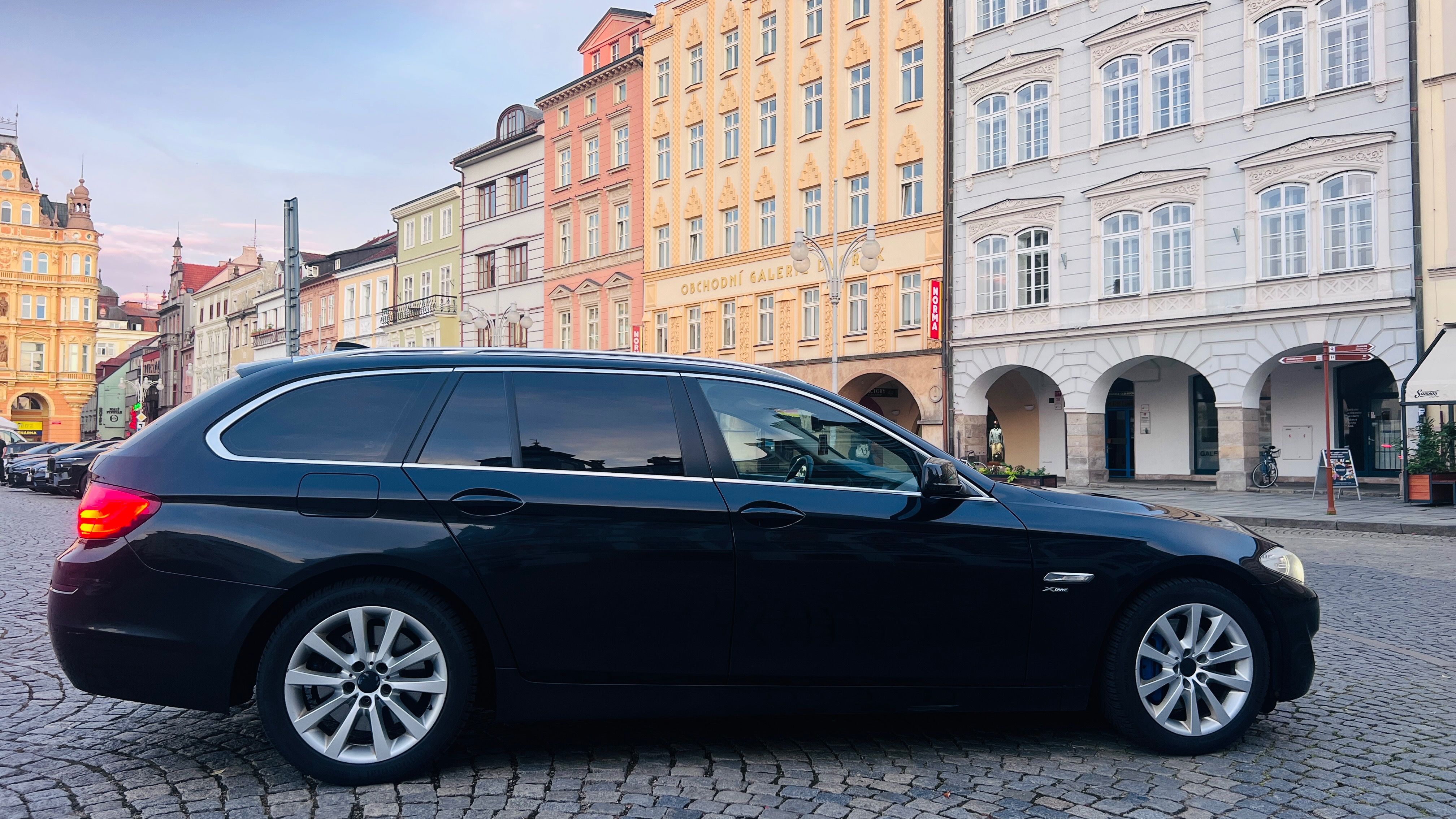 BMW Řada 5, 530d xd - fotka 4