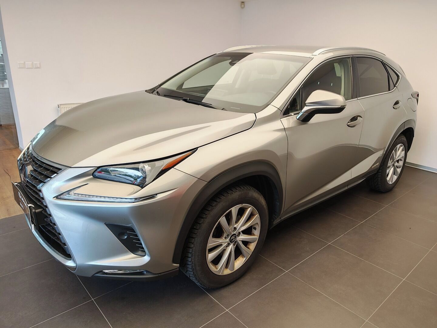 Lexus NX 300h, 2,5 300h 4WD Luxury ČR