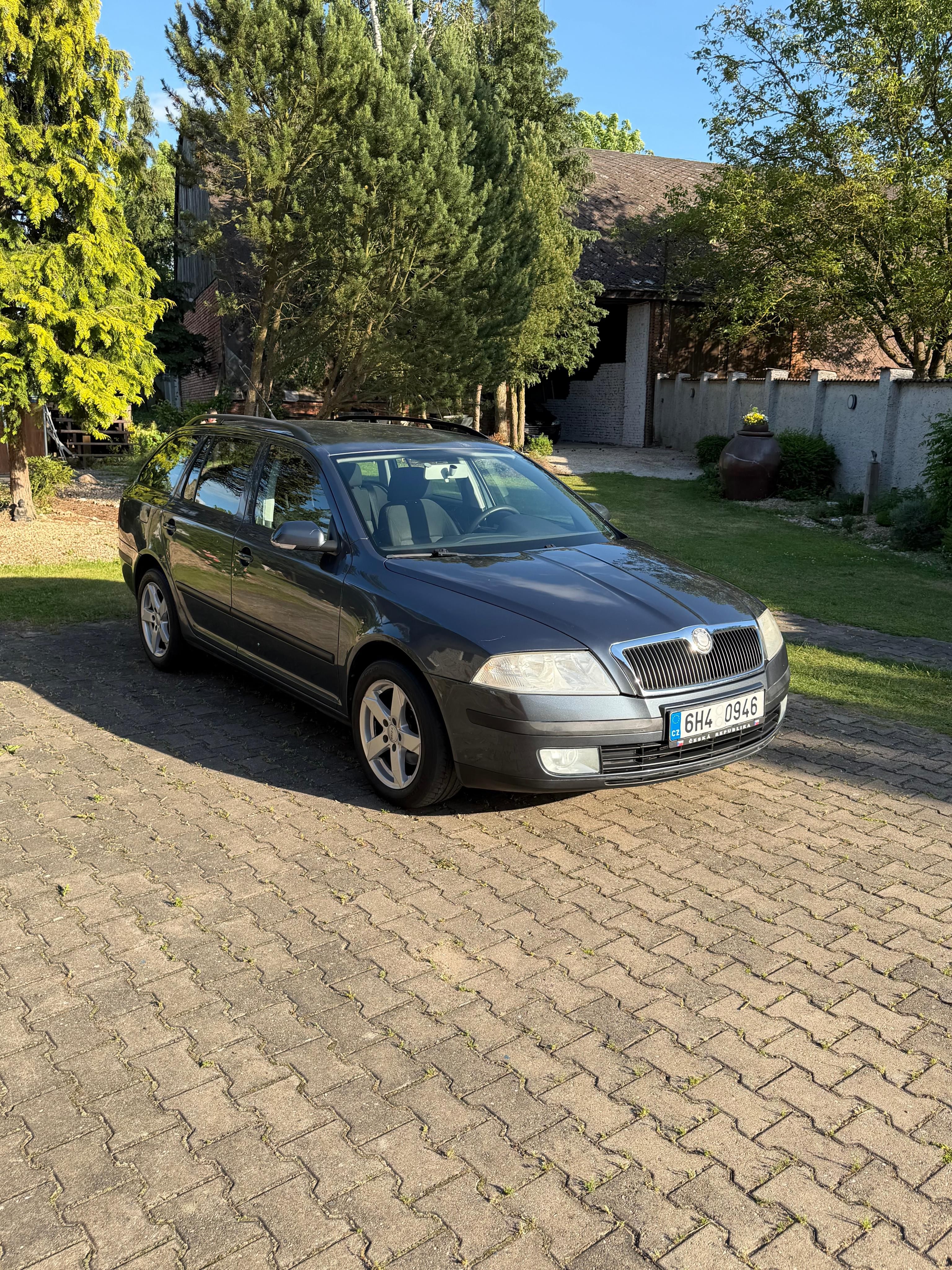 Škoda Octavia - fotka 2