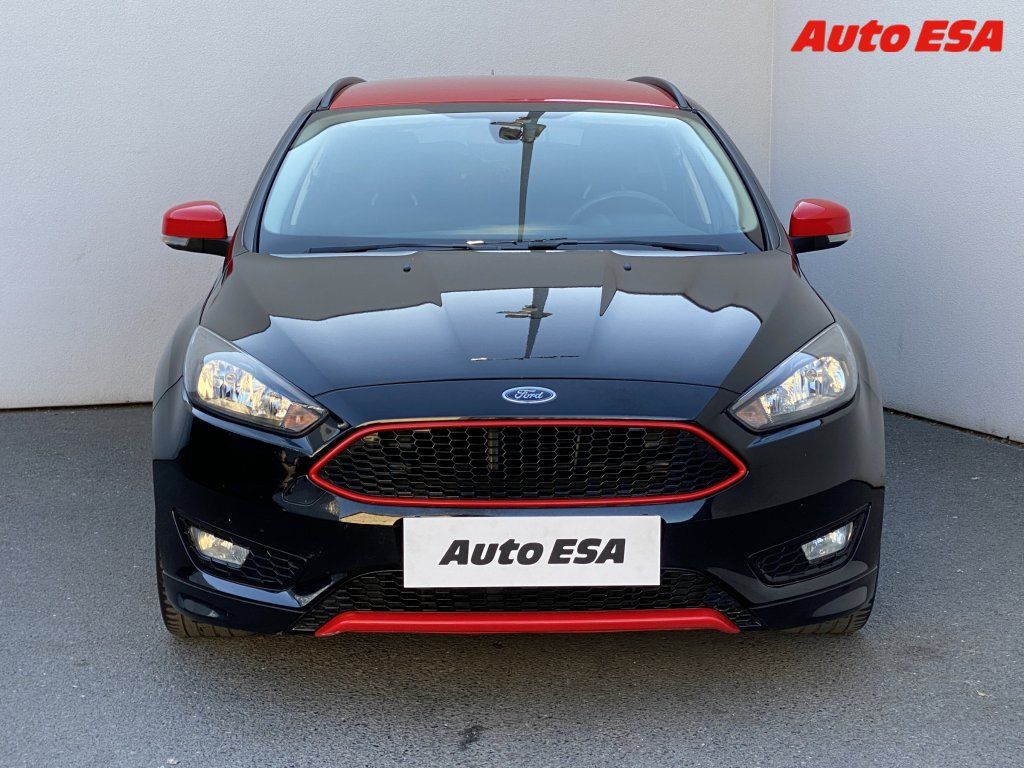 Ford Focus, 1.5 EcoBoost Turnier,navi - fotka 2