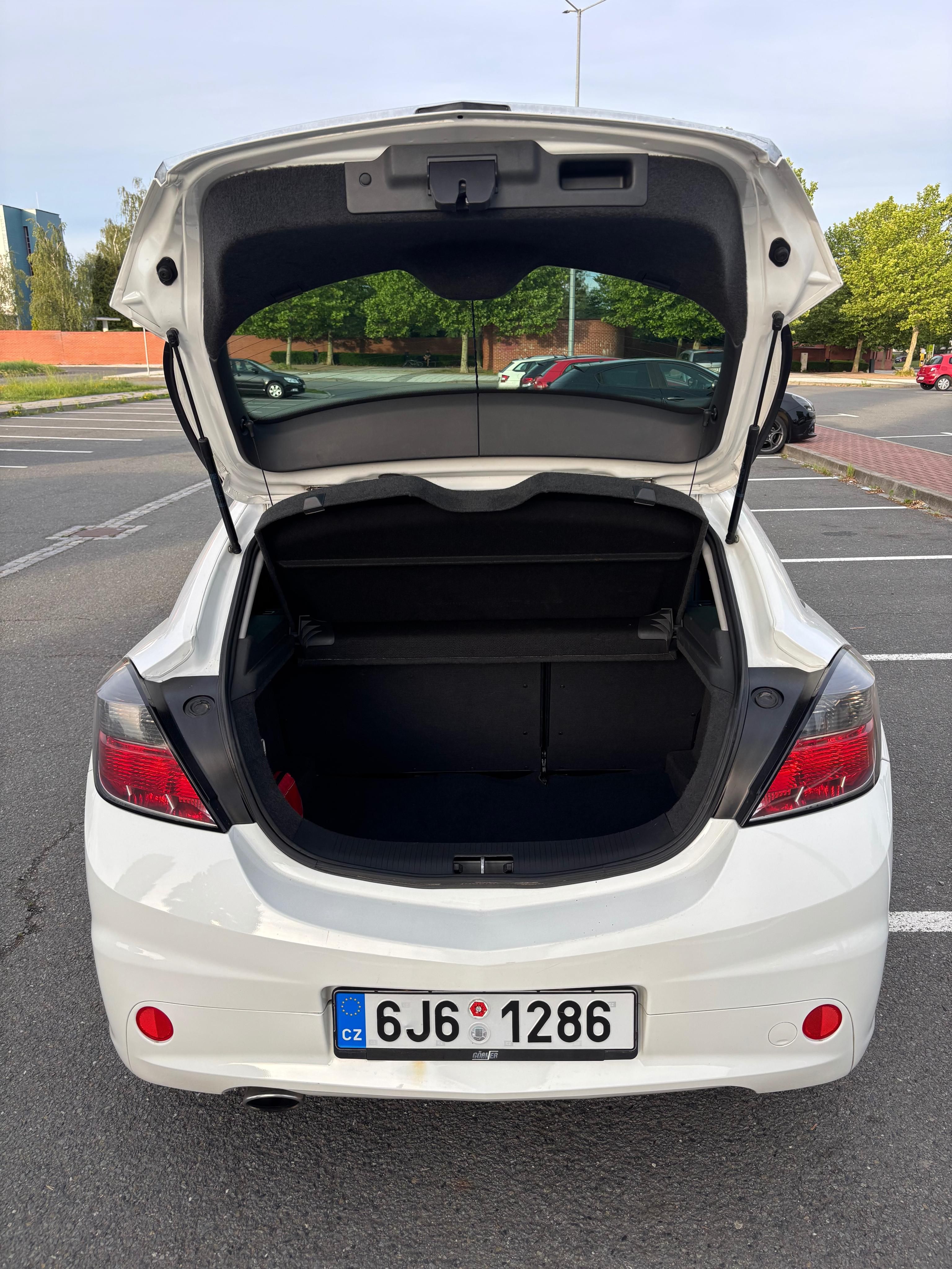 Opel Astra, GTC 1.6 - fotka 6