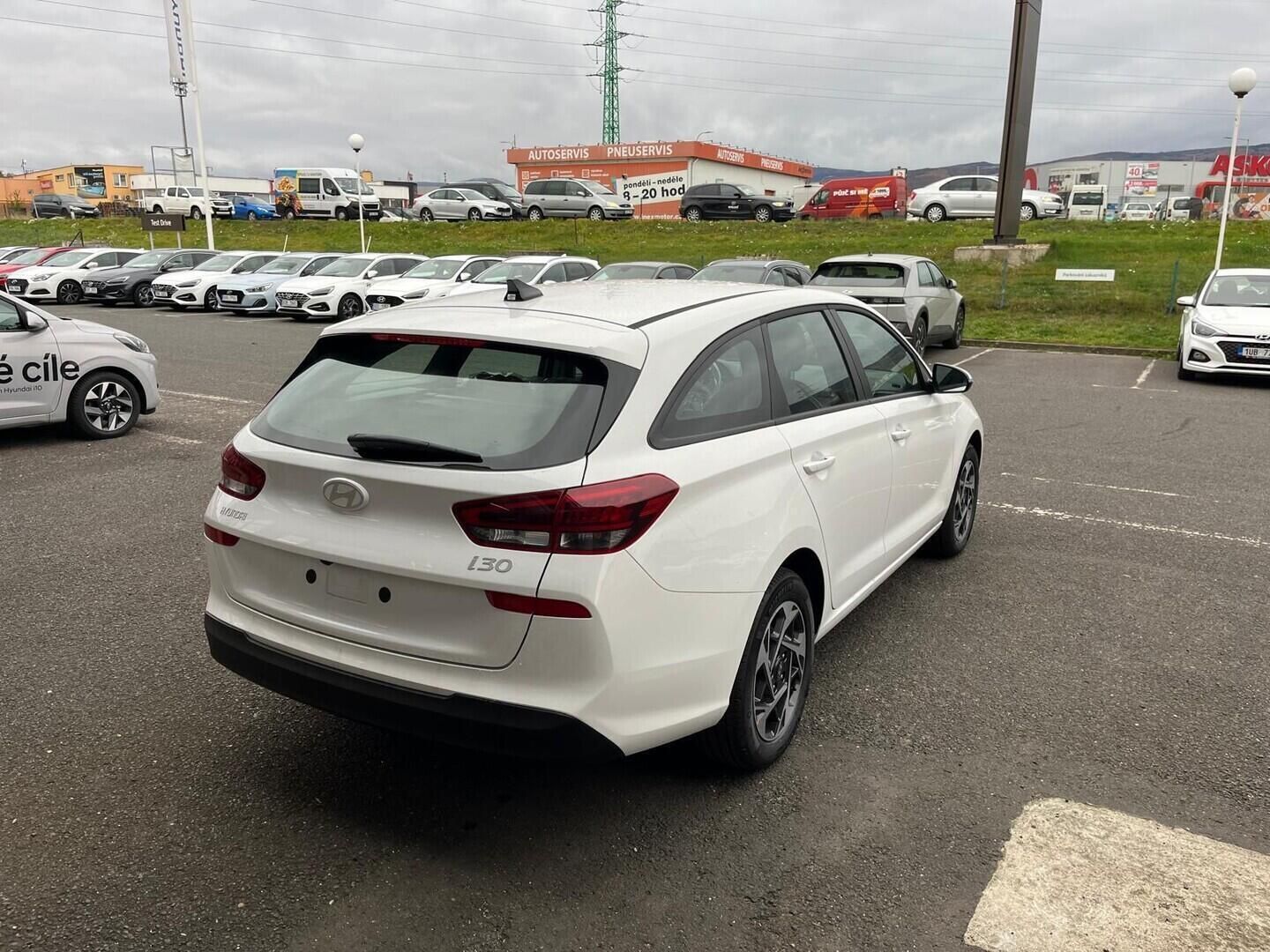 Hyundai i30, WG PD PE Comfort 1,0 T-GDI 74 - fotka 6