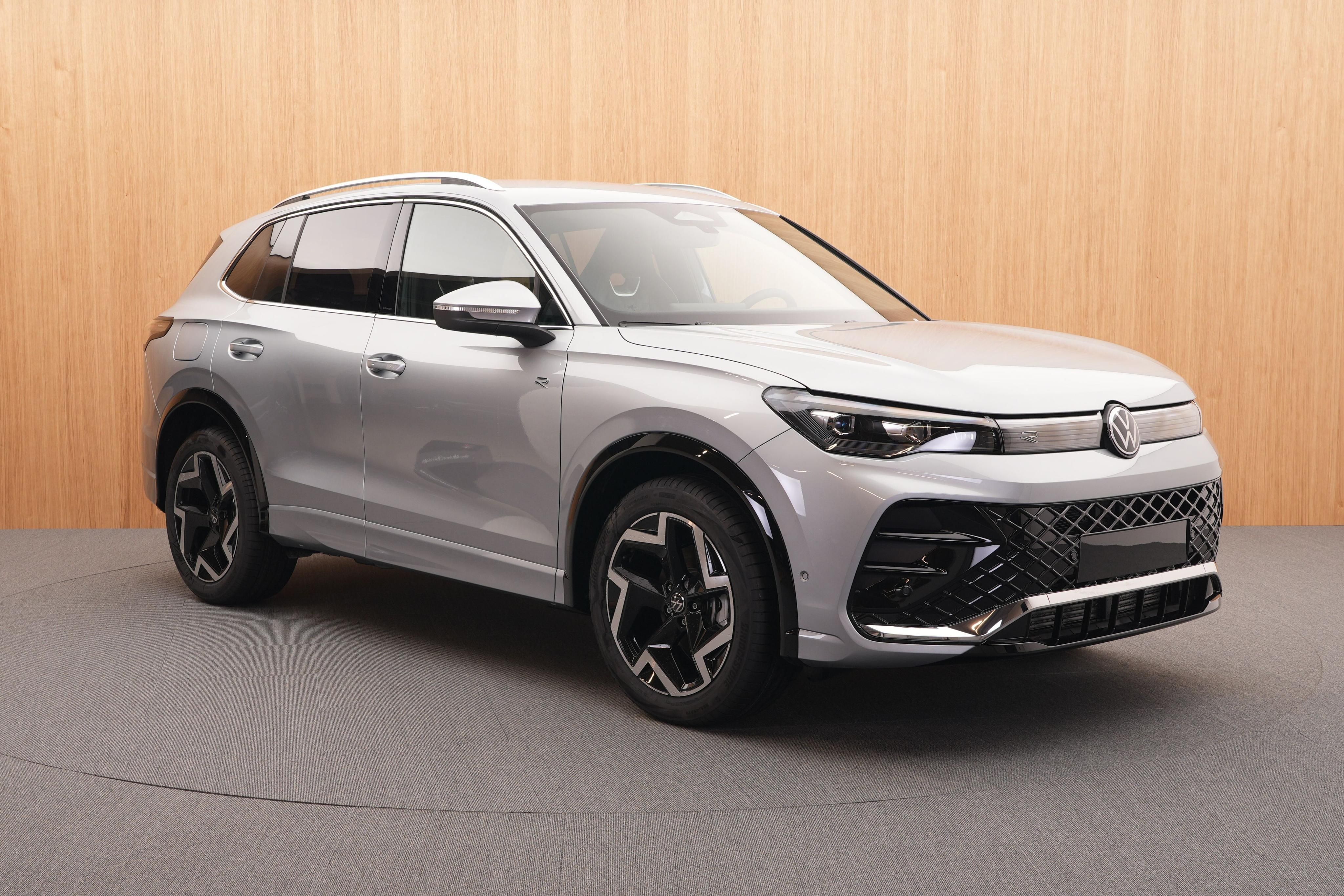Volkswagen Tiguan, R-Line 1.5 eTSI DSG - fotka 6