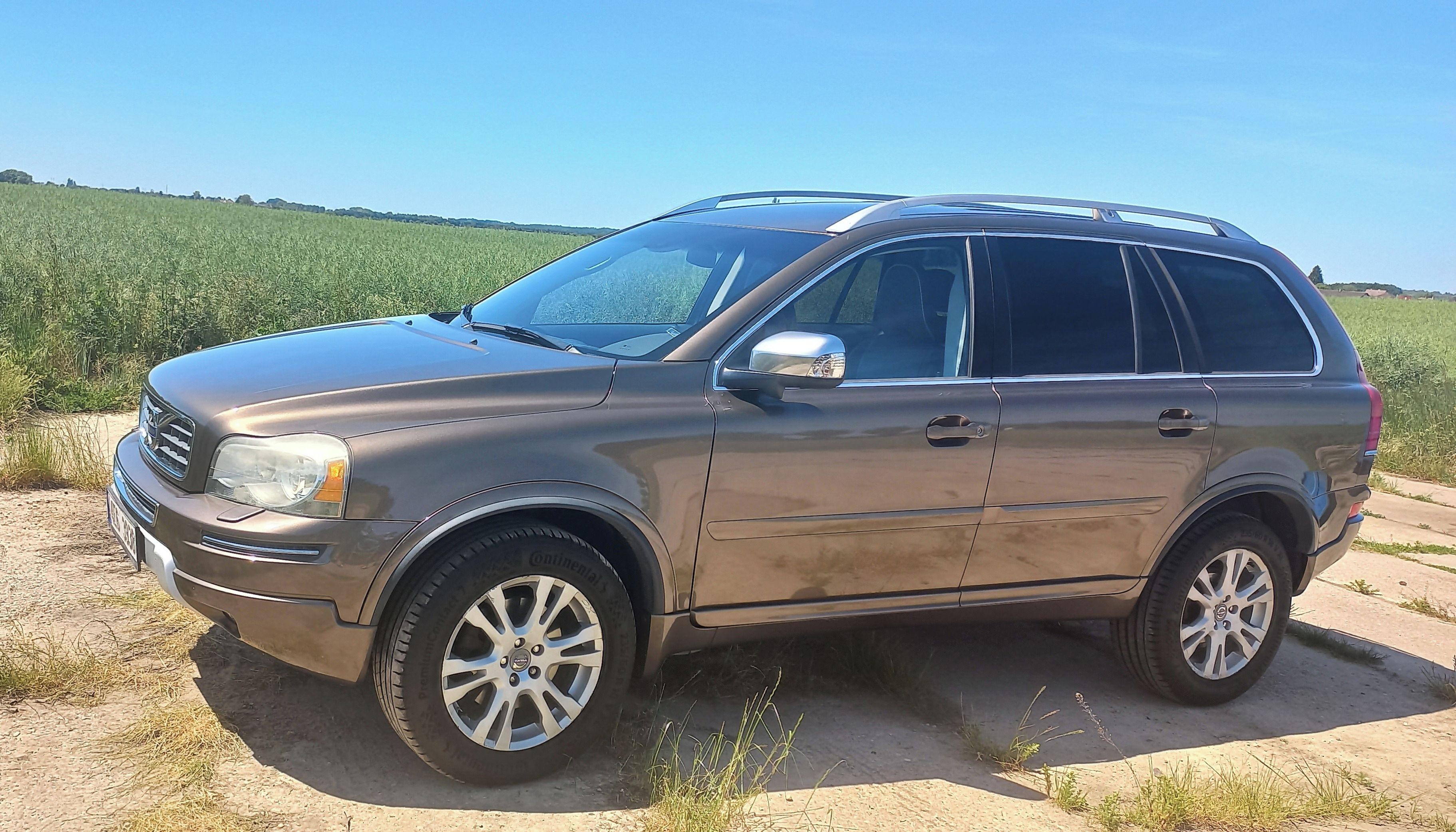Volvo XC90, D5 AWD, nízký nájezd km