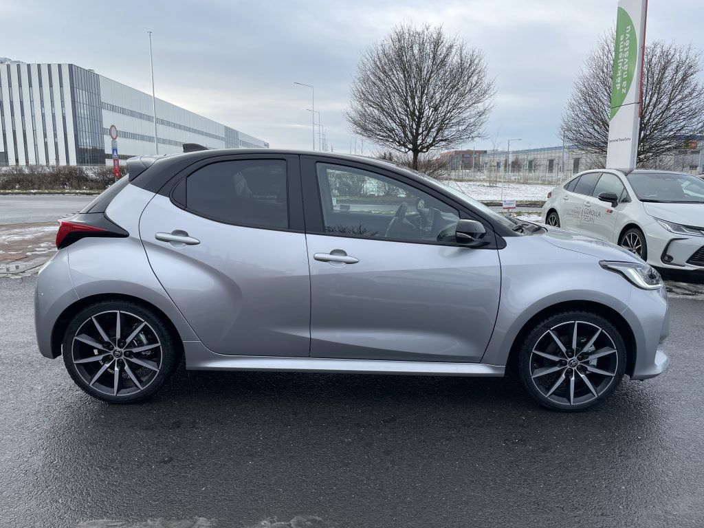 Toyota Yaris, 1.5Hybrid GR Sport ODBĚR IHNED - fotka 2