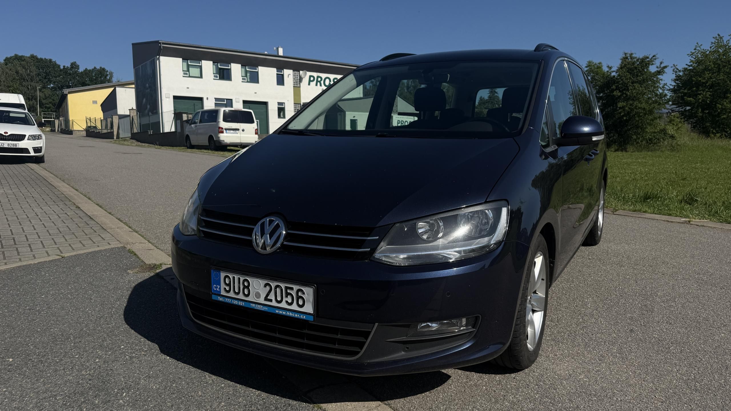 Volkswagen Sharan, 2.0 TDI 110KW DSG 7MÍST - fotka 2