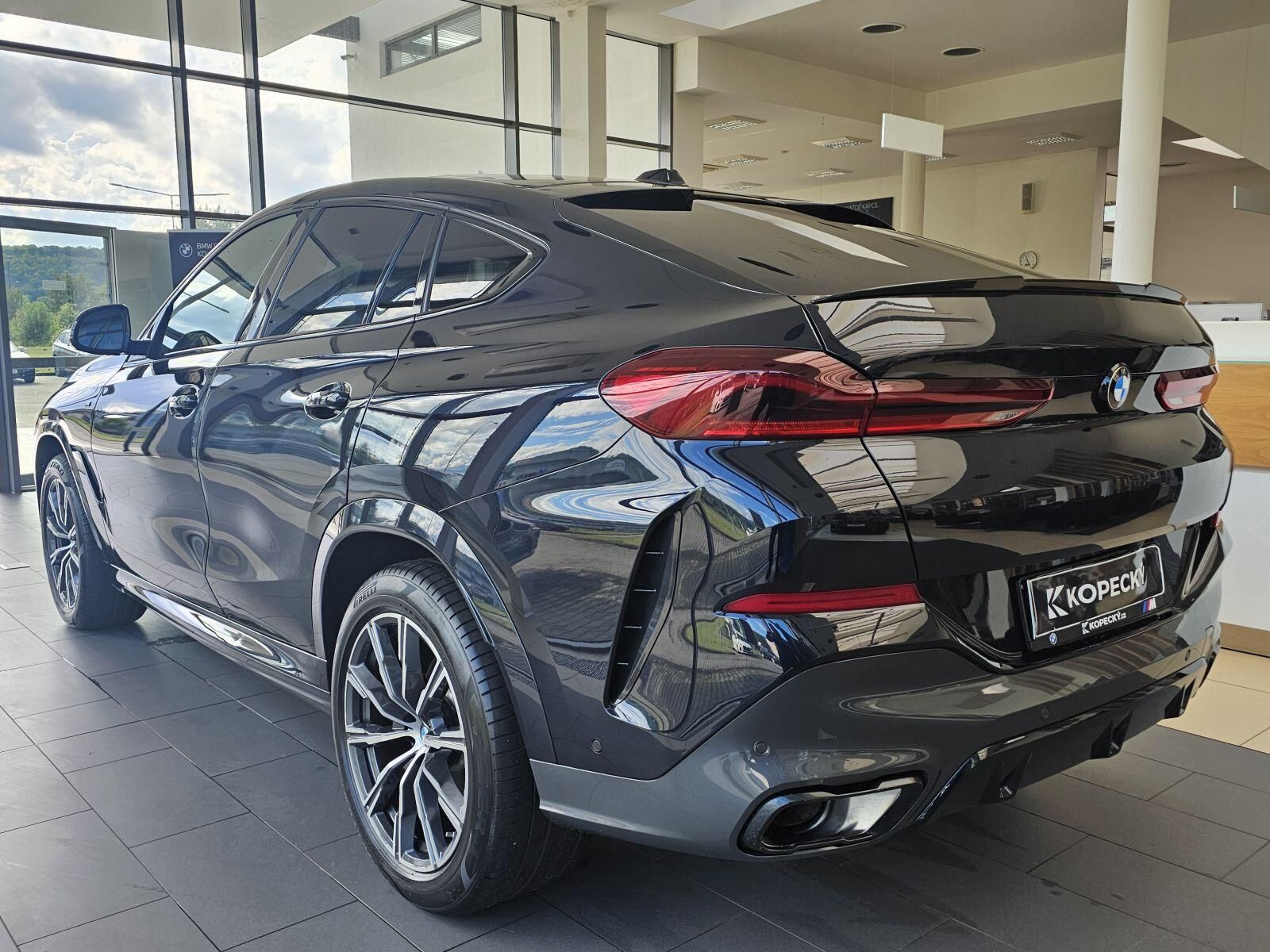 BMW X6, xDrive30d M Sport - fotka 4
