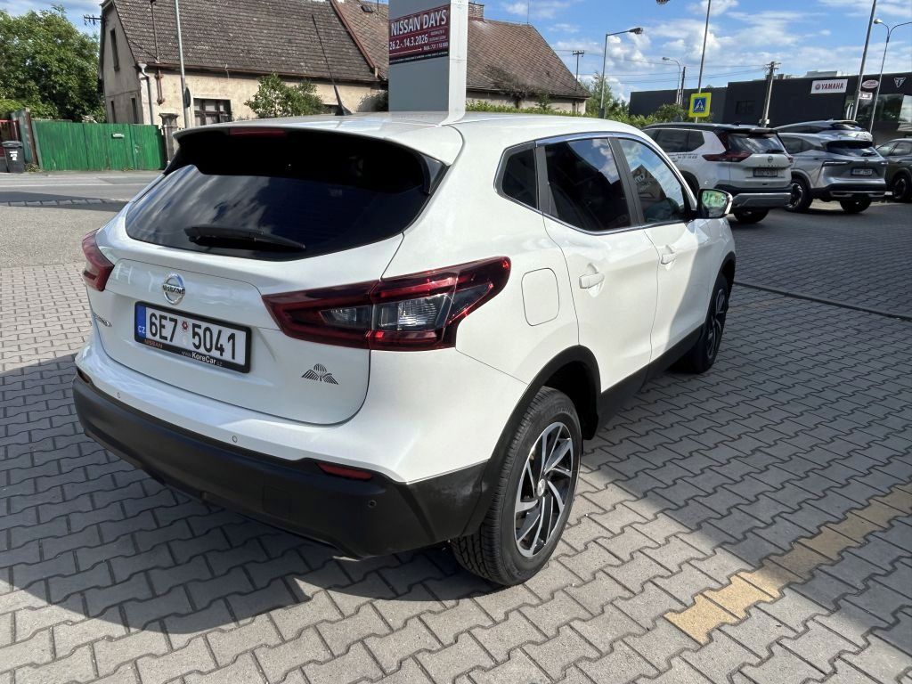Nissan Qashqai, 1.3DIG-T 140k CzechLi 1.Maj ČR - fotka 4