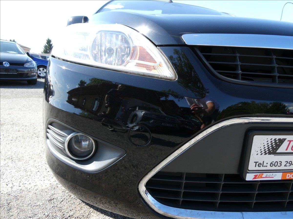Ford Focus, 1,6 i 16V 74kW - fotka 5