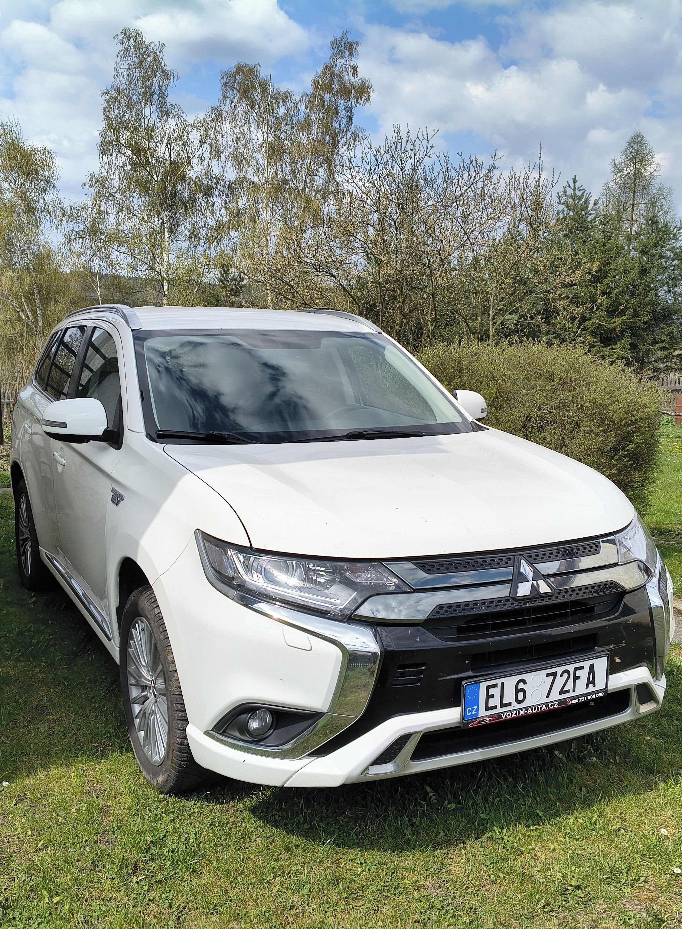 Mitsubishi Outlander, 2.4 PHEV úsporné 4x4-1.majitel