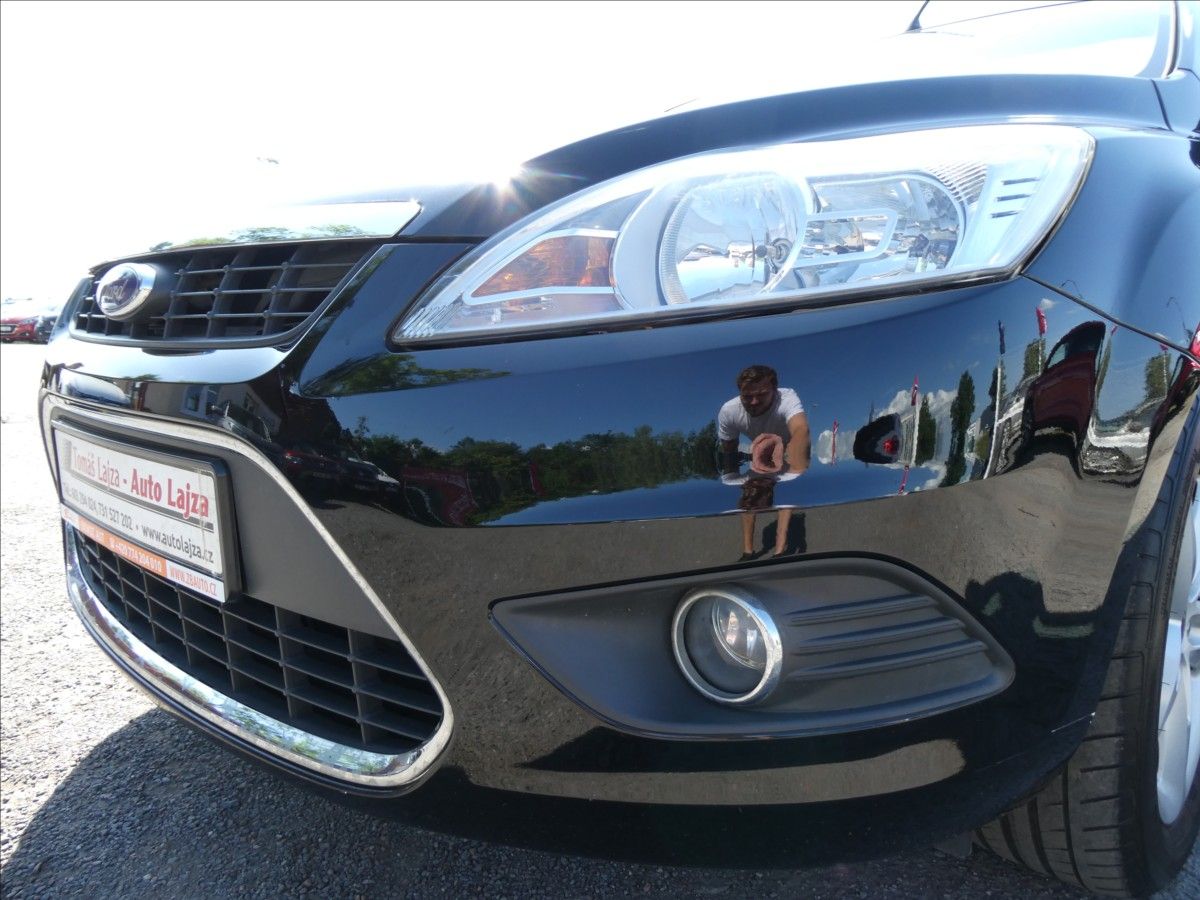 Ford Focus, 1,6 i 16V 74kW - fotka 4