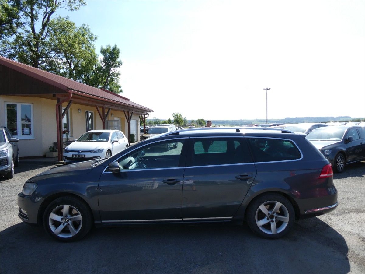 Volkswagen Passat, 2,0 TDi 103kW 4MOTION,serviska - fotka 4