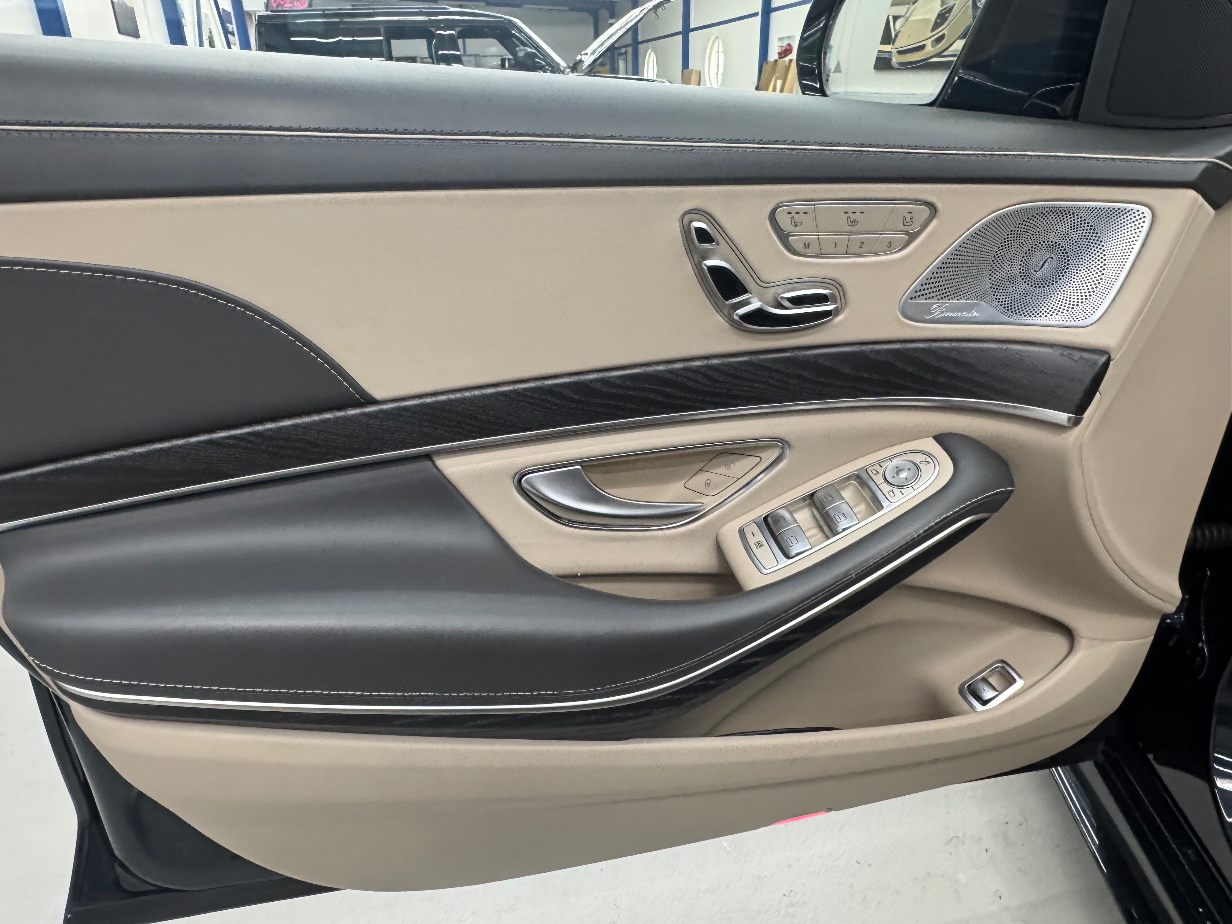 Mercedes-Benz Třídy S, S560 4-Matic - fotka 4
