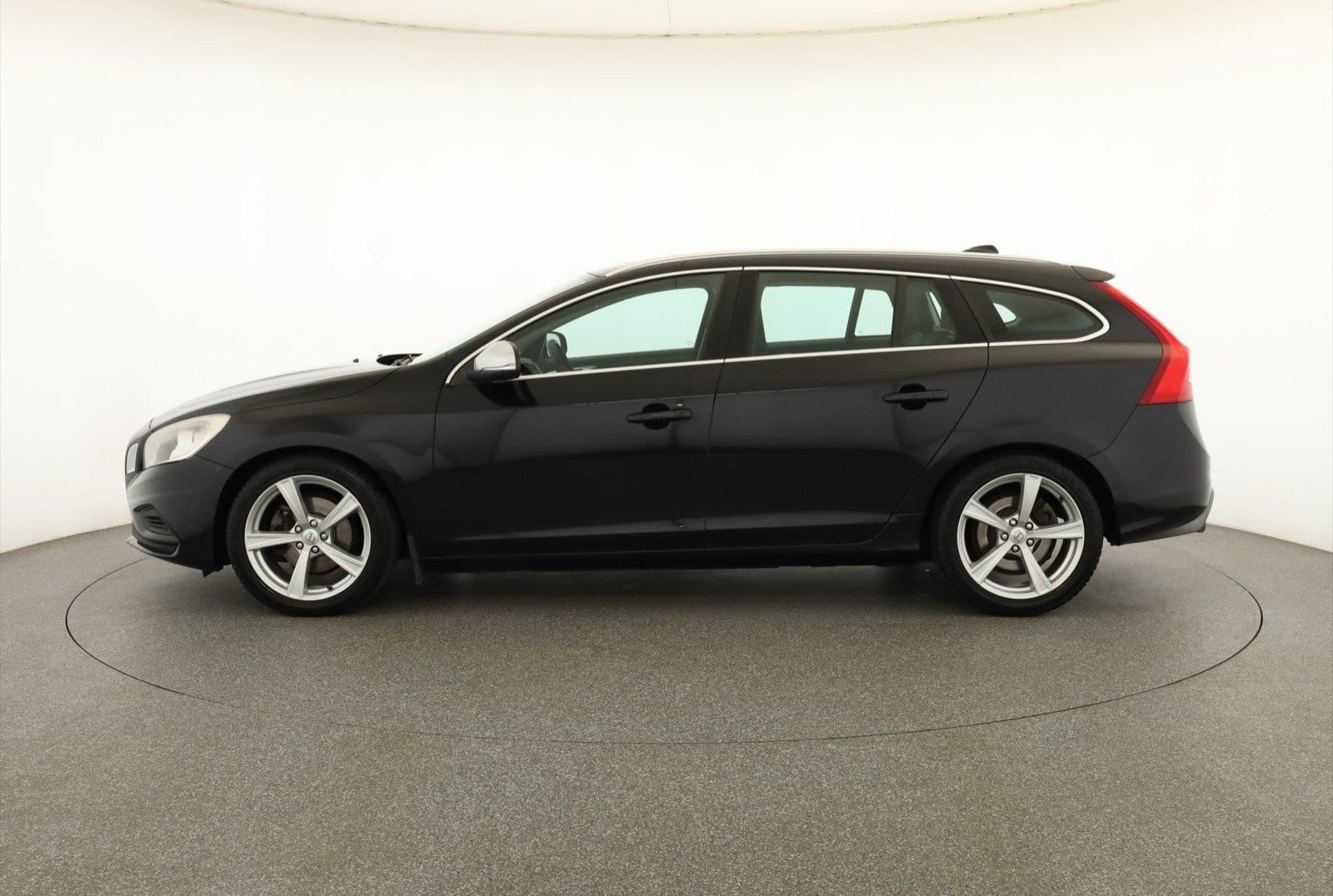 Volvo V60, D2, Serv.kniha, Kožené sedačky - fotka 3