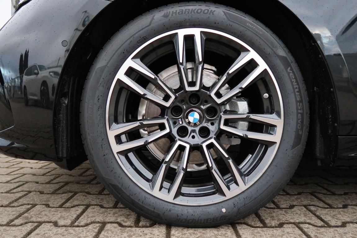 BMW Řada 5, 520i - fotka 6
