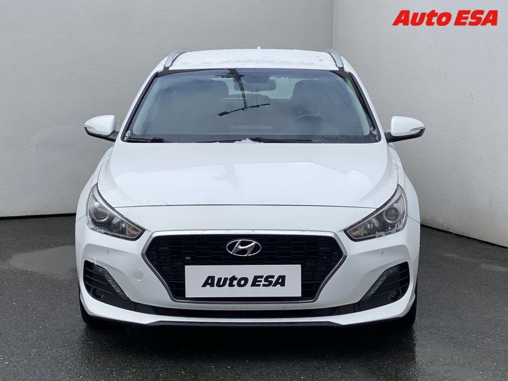Hyundai i30, 1.6 CRDI,autoAC,temp - fotka 2