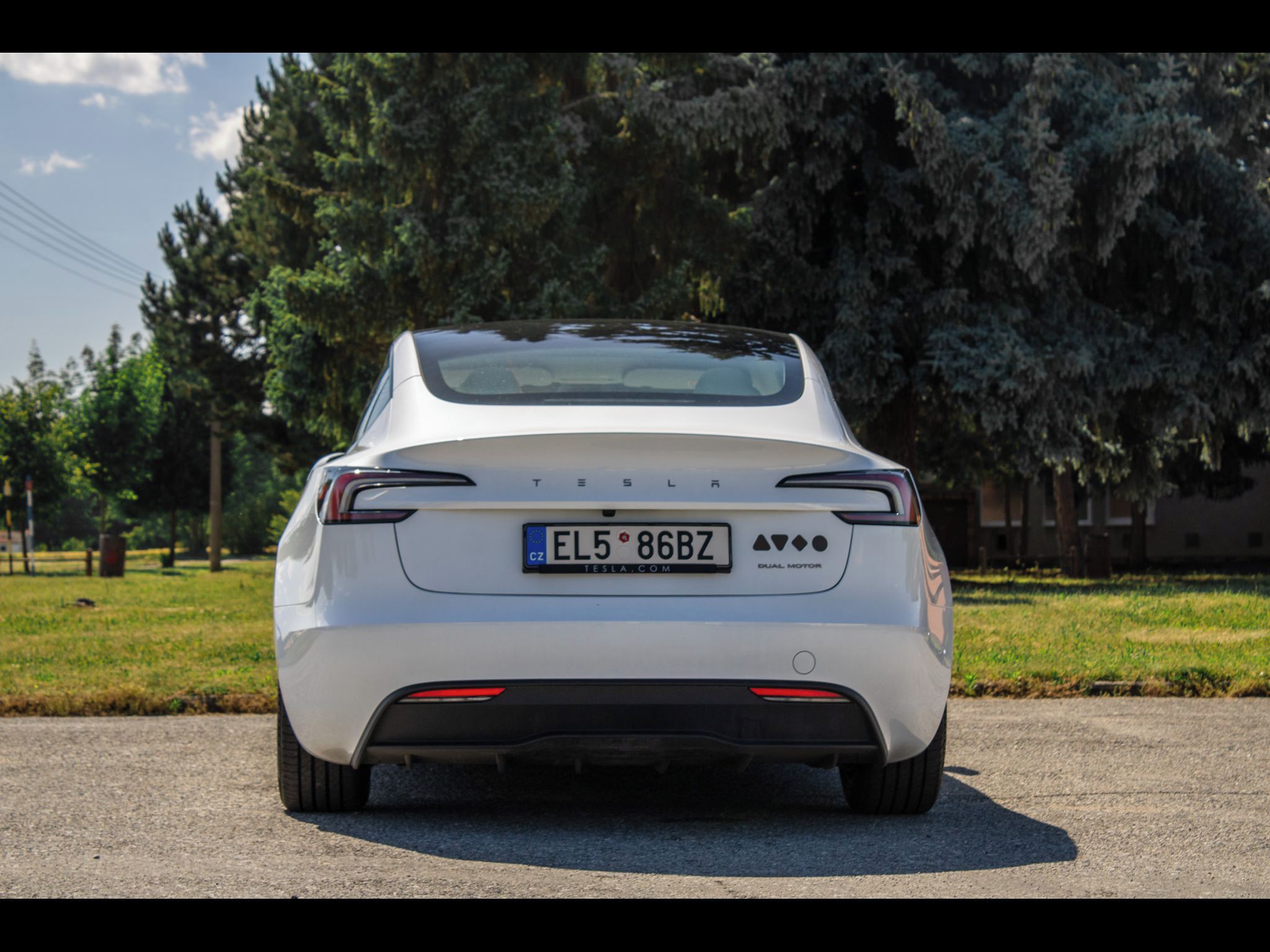 Tesla Model 3 - fotka 6