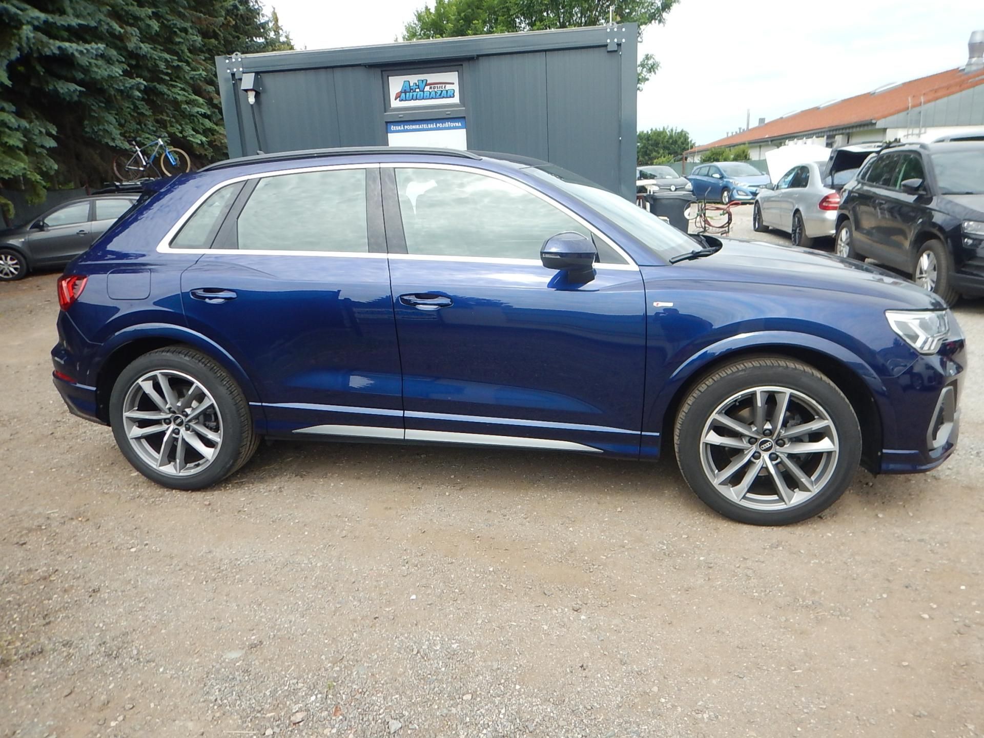 Audi Q3, S-LINE 1.5 TFSI, ČR, DSG - fotka 5