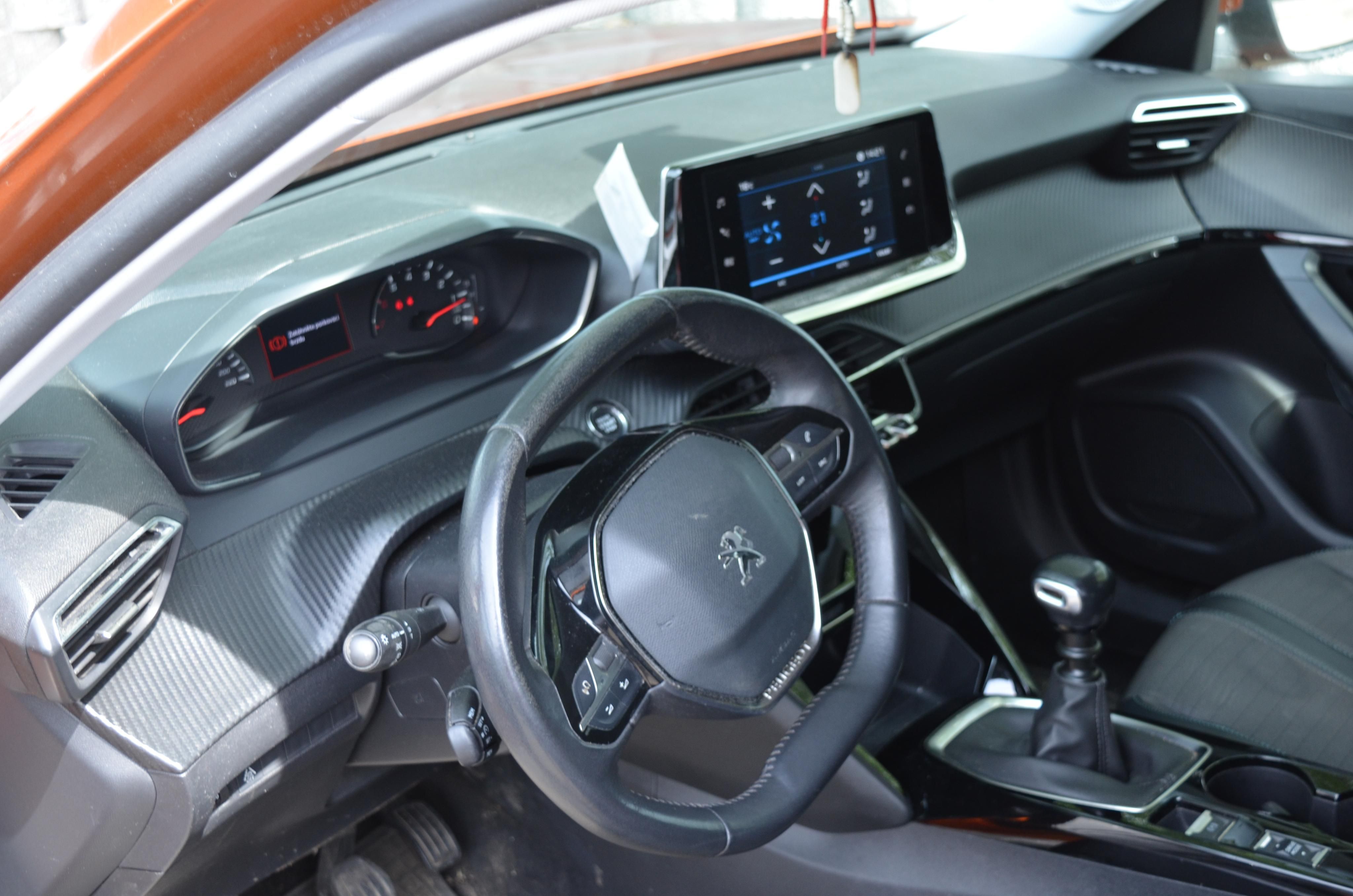 Peugeot 3008, 1,5BLUE HDi ALLURE - fotka 6