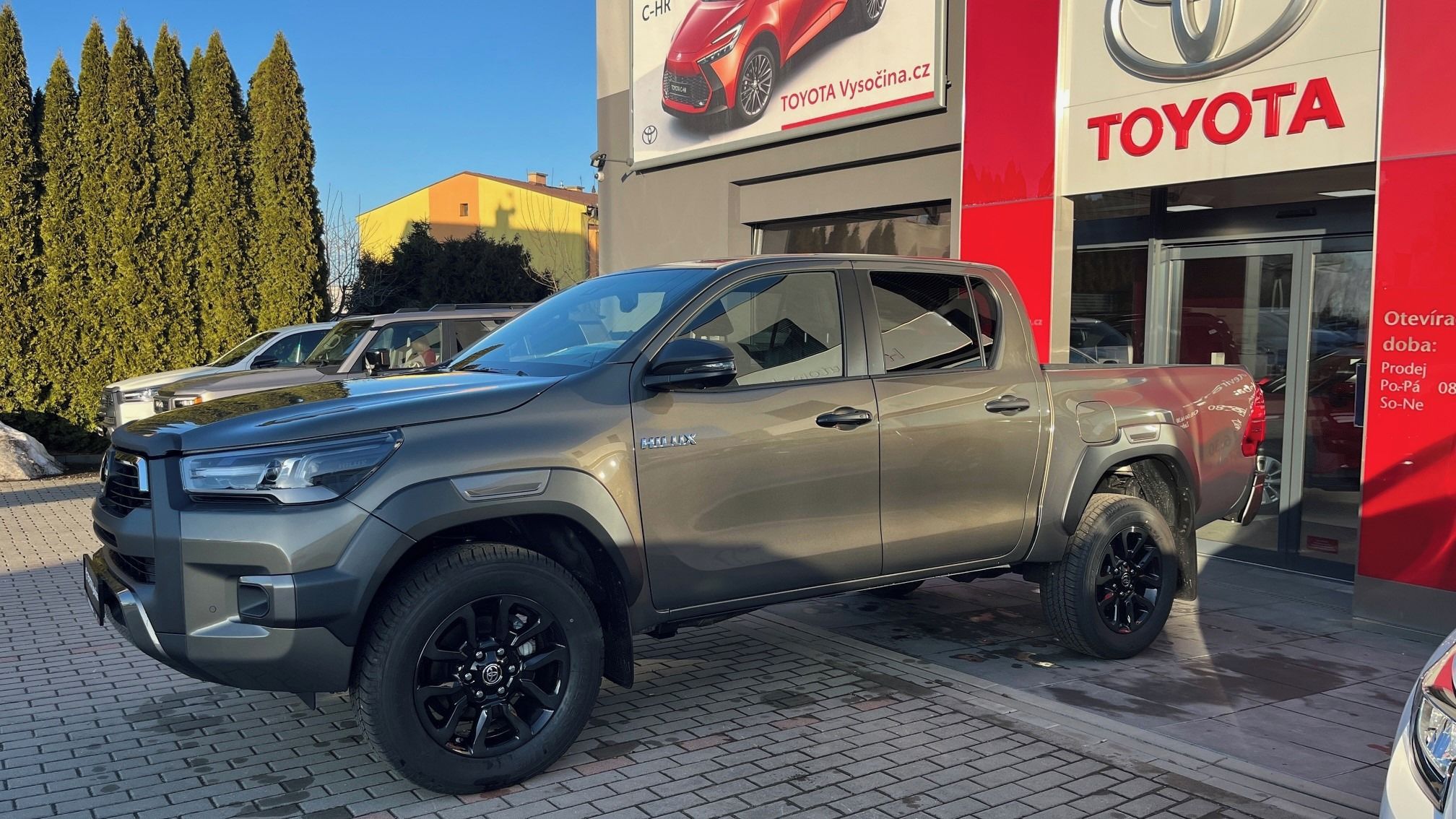 Toyota Hilux, 2,8D 4x4 6AT Invincible HYB