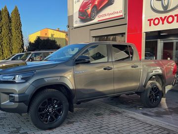 2,8D 4x4 6AT Invincible HYB