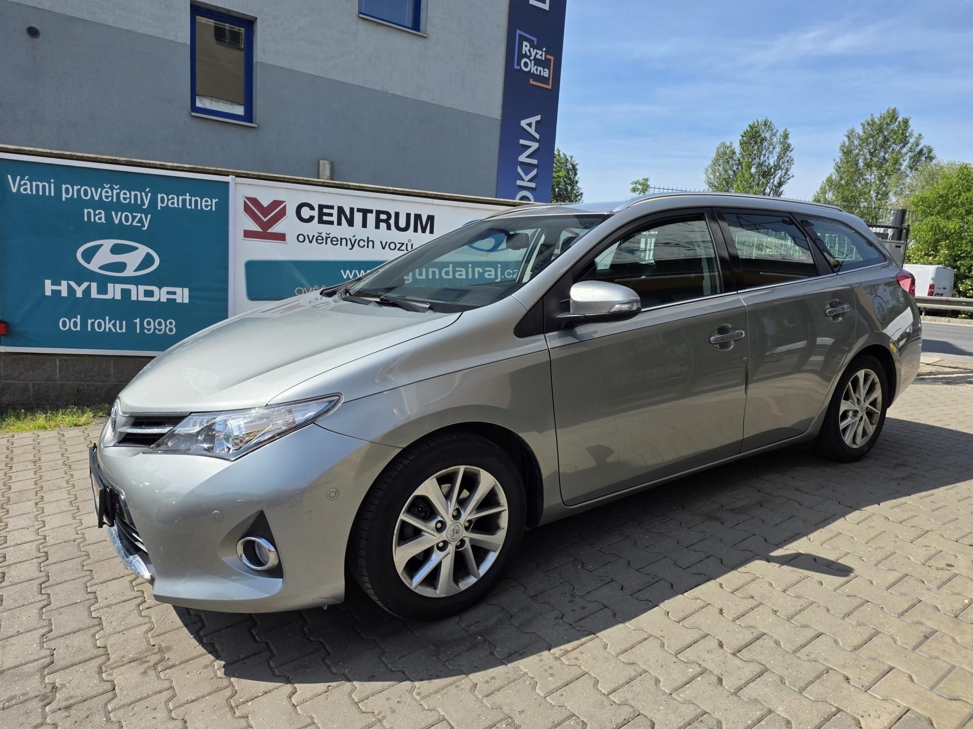 Toyota Auris, 1.6-AUT.KLIMA-TAŽNÉ-KAMERA - fotka 4