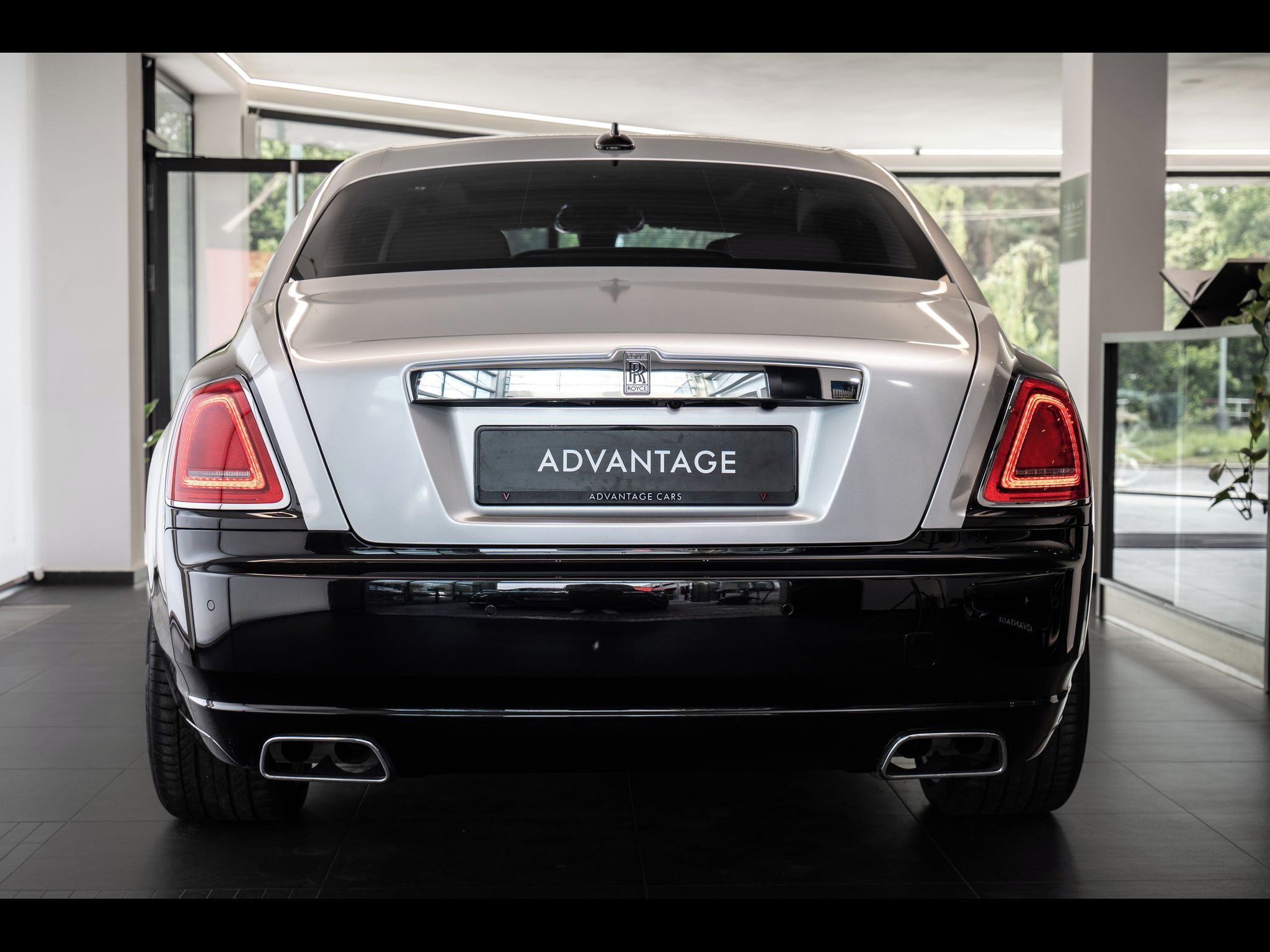 Rolls-Royce Ghost, Family 360/Pano/Masážní sedadl - fotka 3