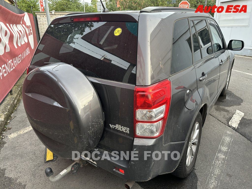 Suzuki Grand Vitara, 2.4i - fotka 2
