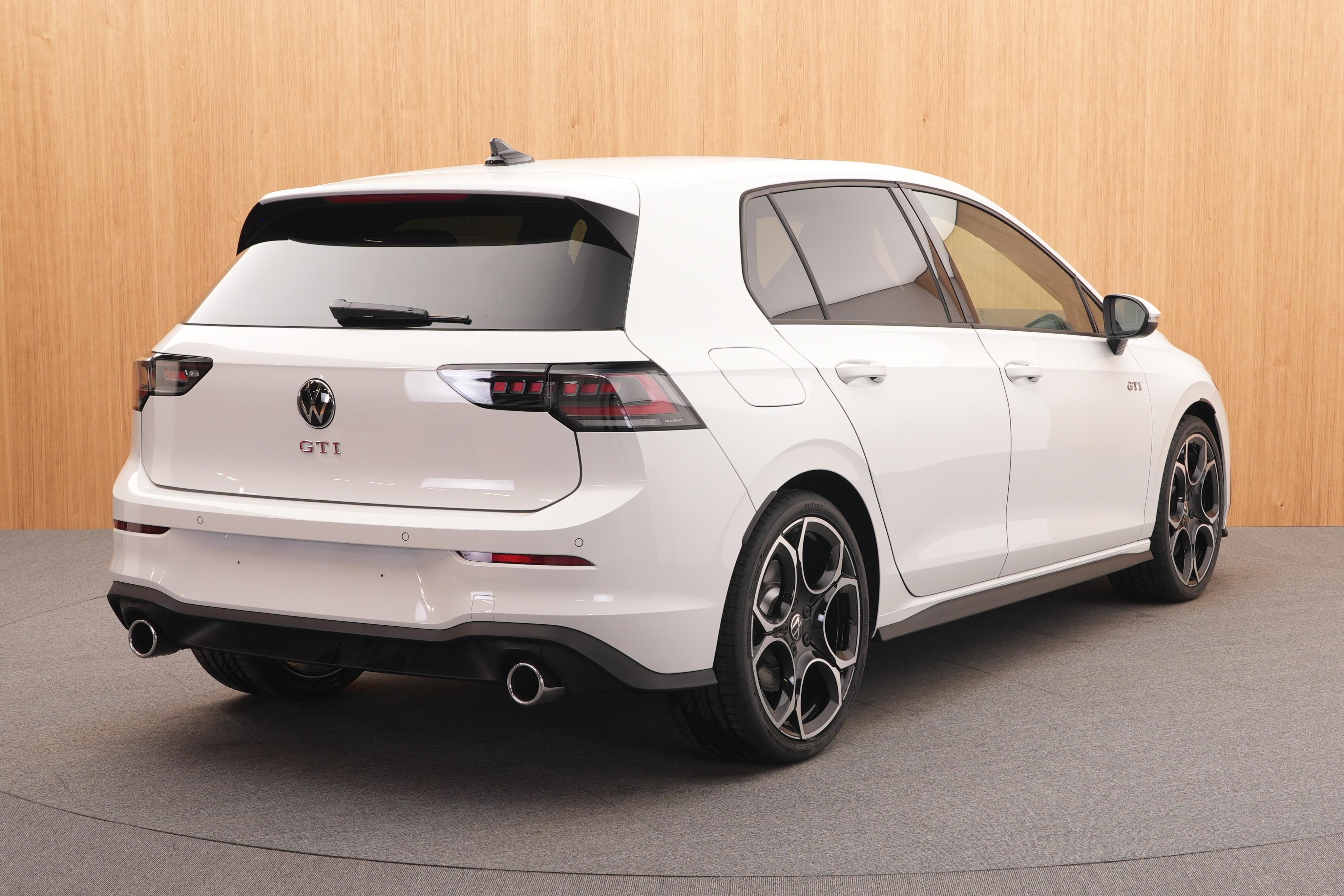 Volkswagen Golf, GTI 2.0 TSI DSG - fotka 4