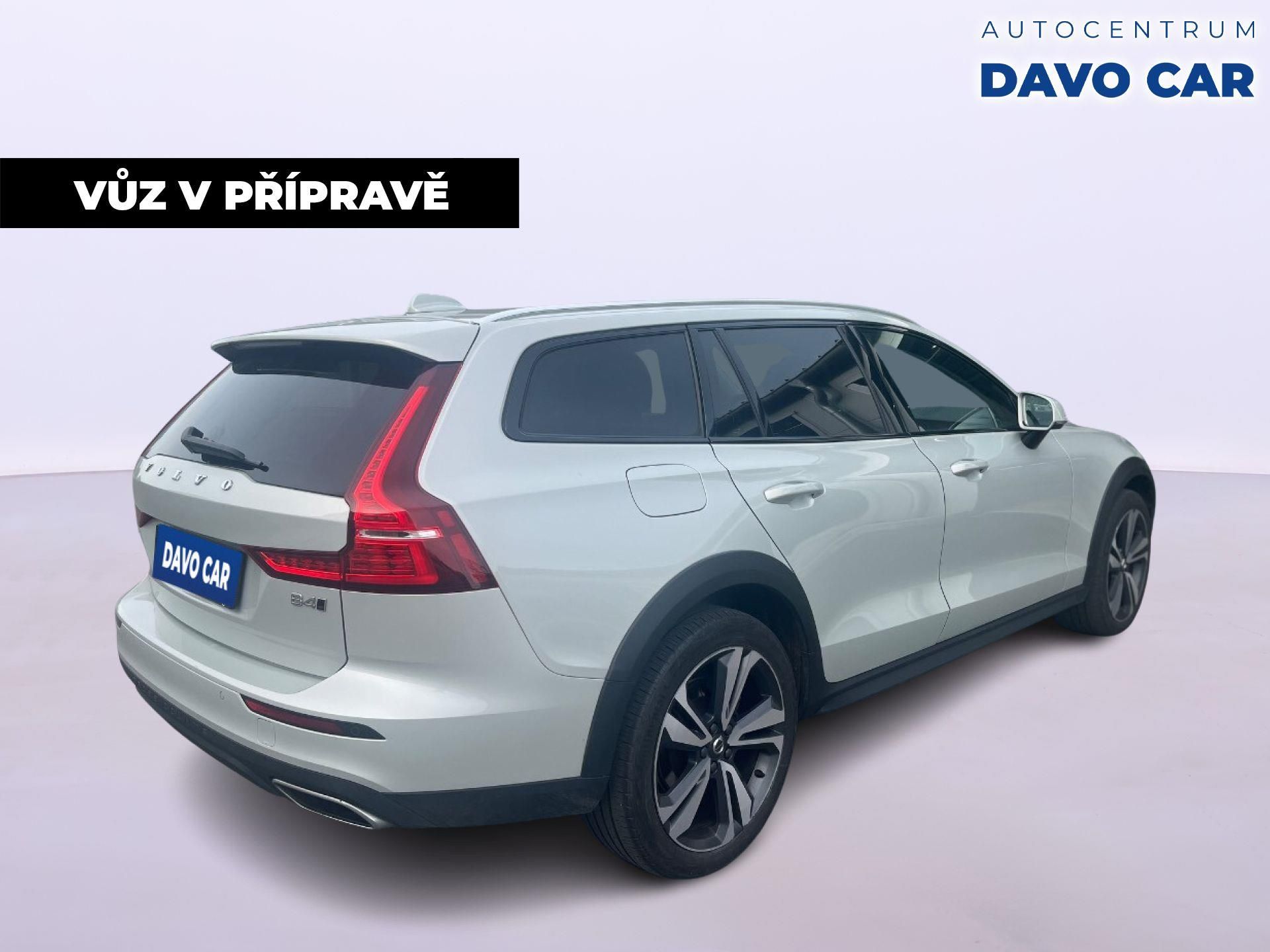 Volvo V60, 2,0 D4 AWD CZ Cross Country - fotka 3