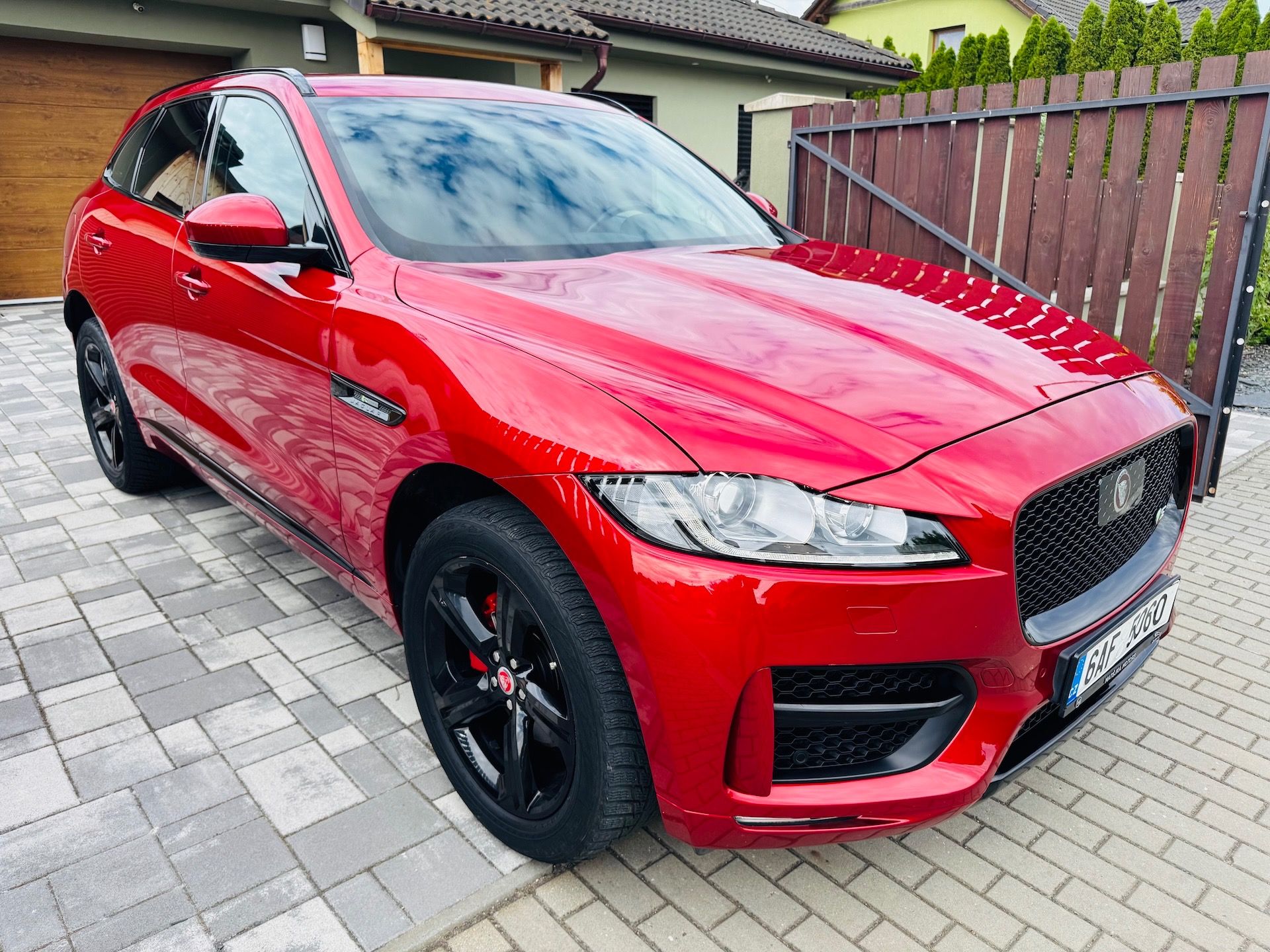 Jaguar F-Pace, 2.0d S-sport ČR !!85.000km!!
