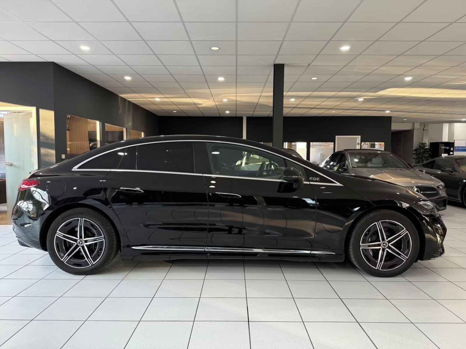 Mercedes-Benz EQE, 300*AMG-LINE*PANO*NAVI - fotka 3
