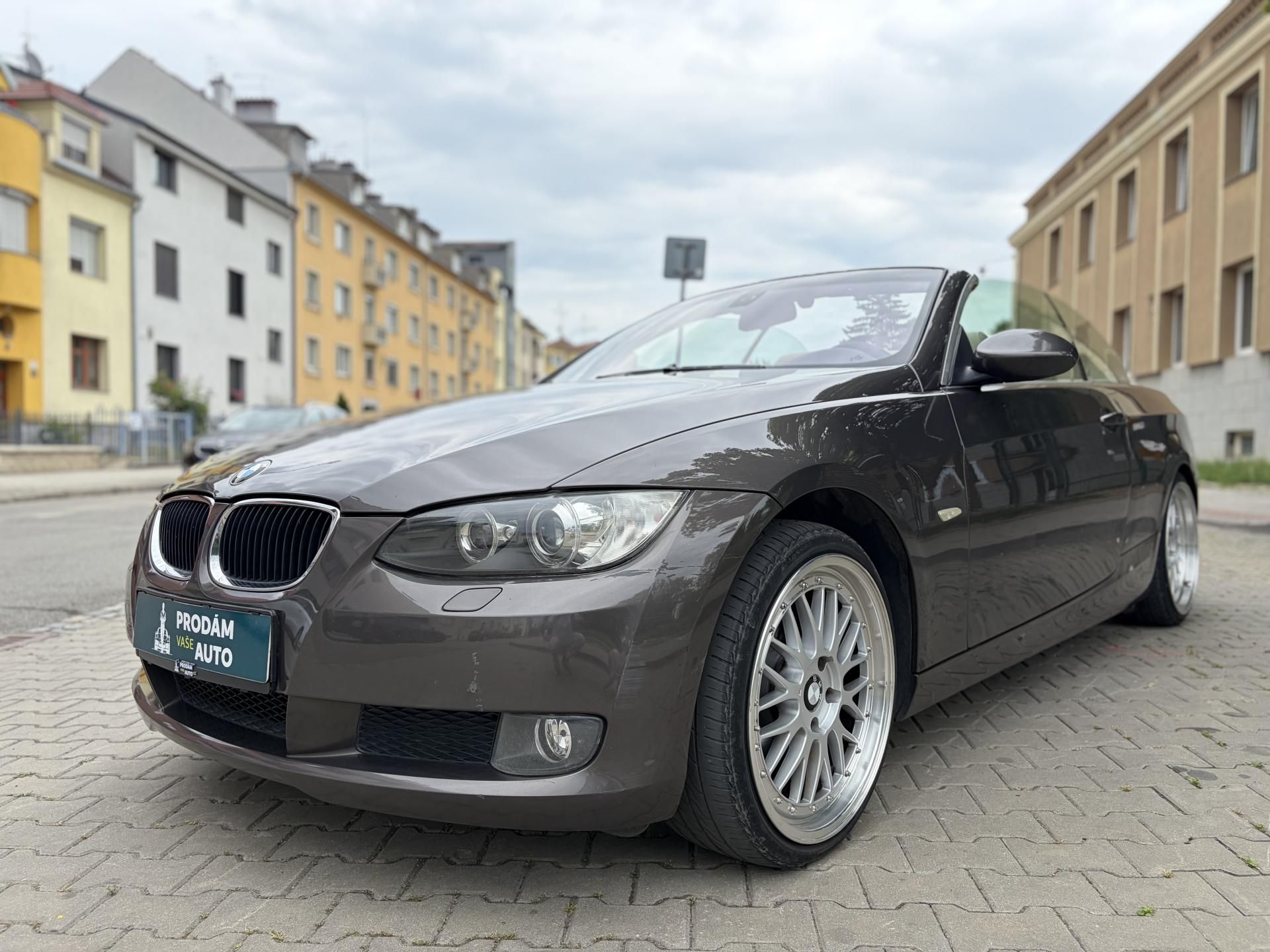 BMW Řada 3, 320i Kabriolet