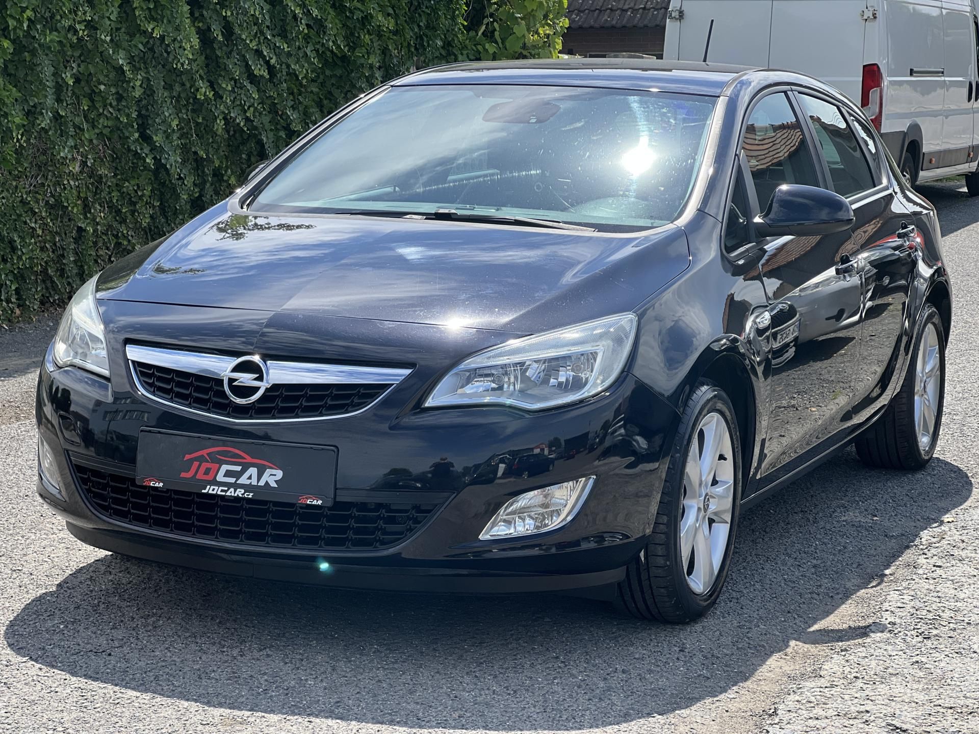 Opel Astra, 1.4i 16v KAMERA TEMPOMAT ALU