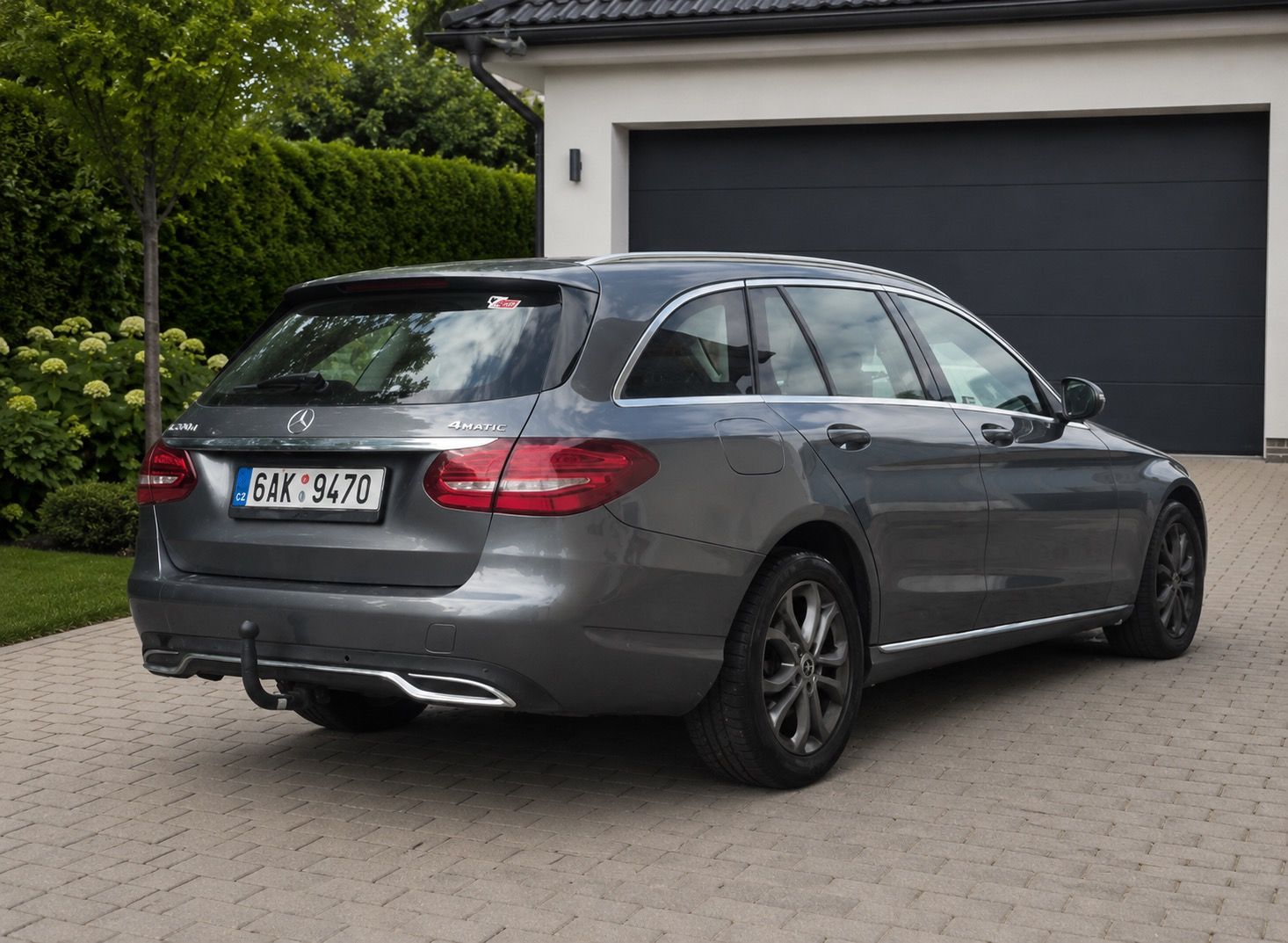 Mercedes-Benz Třídy C, Mercedes-Benz C 220 d 4MATIC - fotka 2