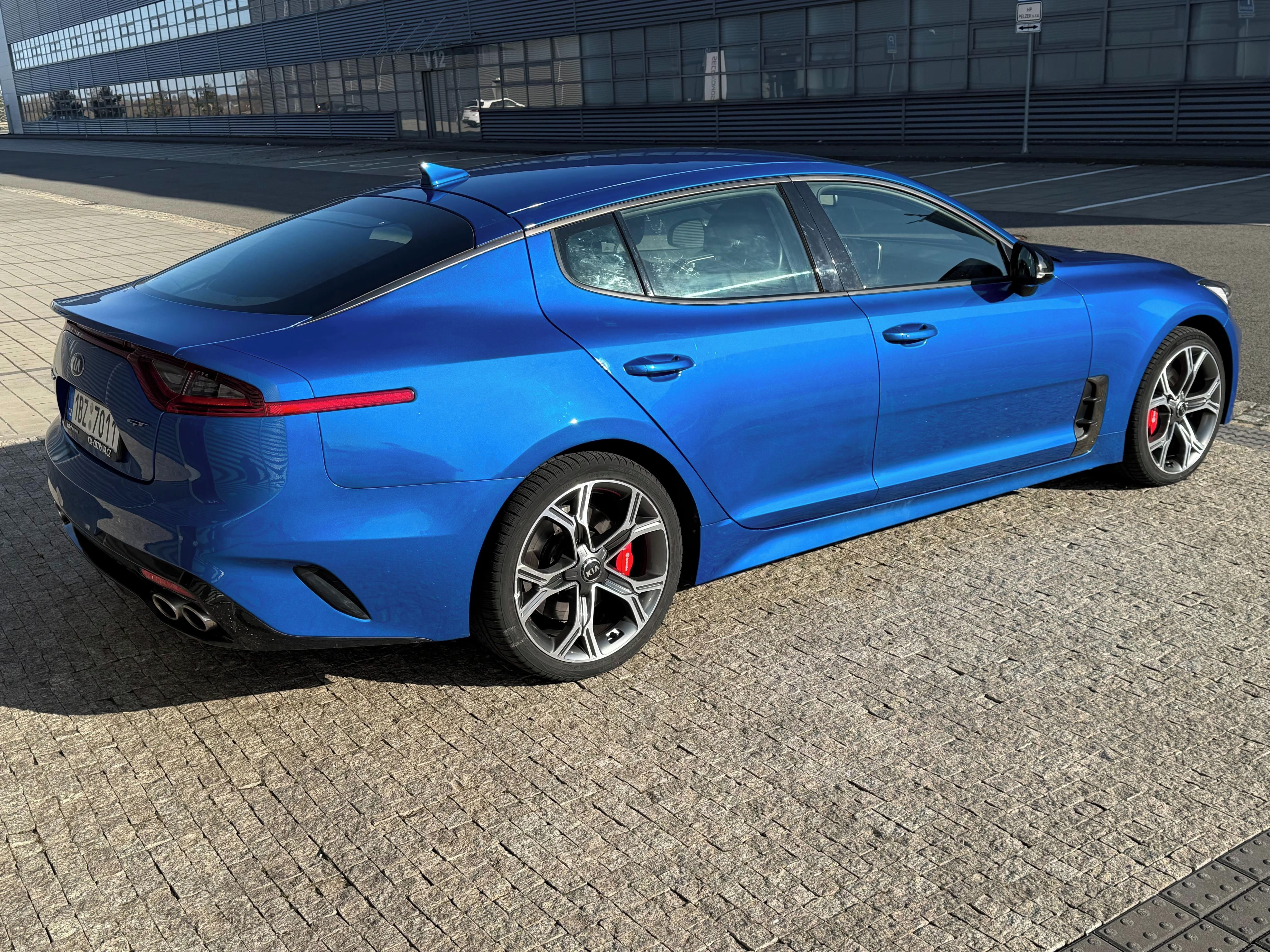 Kia Stinger, 3.3 TGDI V6 4WD GT-Line - fotka 3