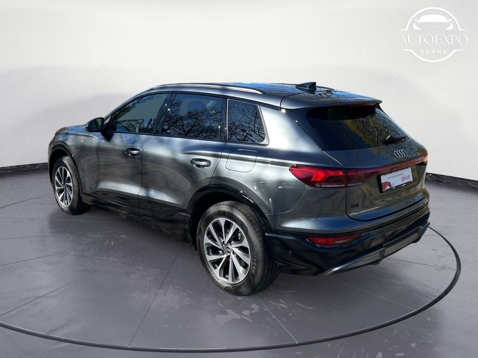Audi Q6 e-tron, S-LINE - fotka 3