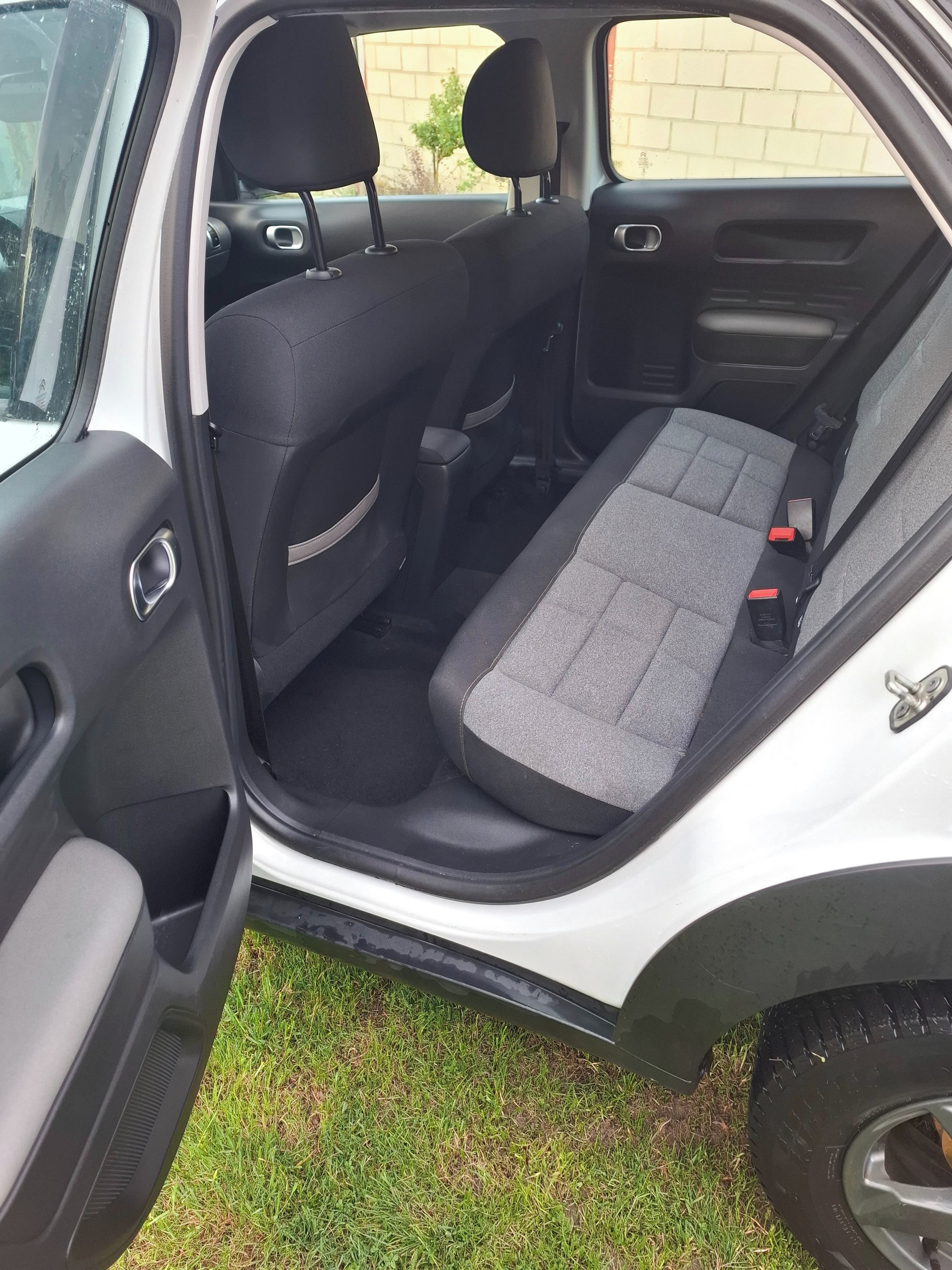 Citroën C4, Citroën C4 Cactus 1.2 PT Origi - fotka 3