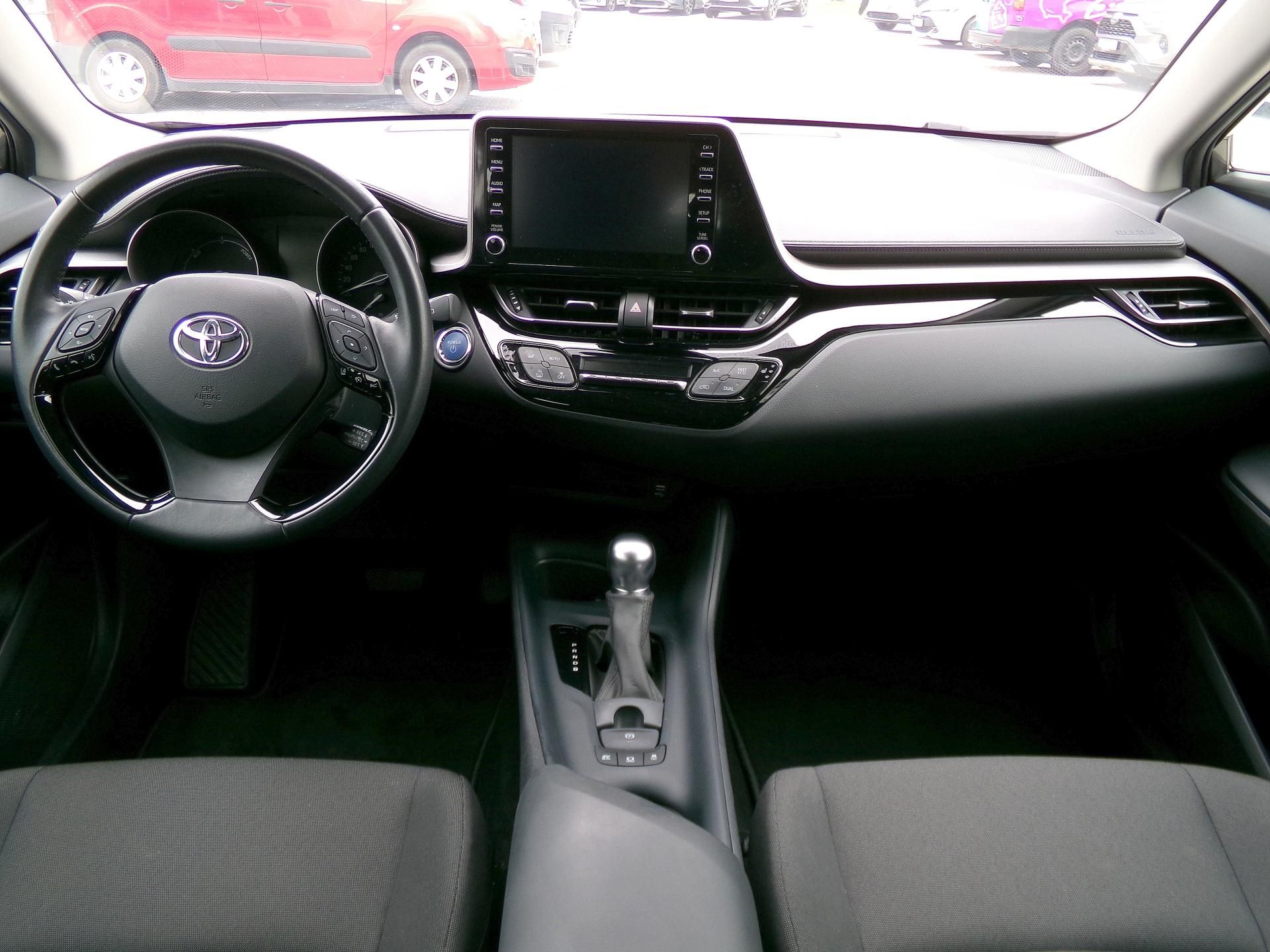 Toyota C-HR, COMFORT 1,8 HYBRID 90kW AT - fotka 2