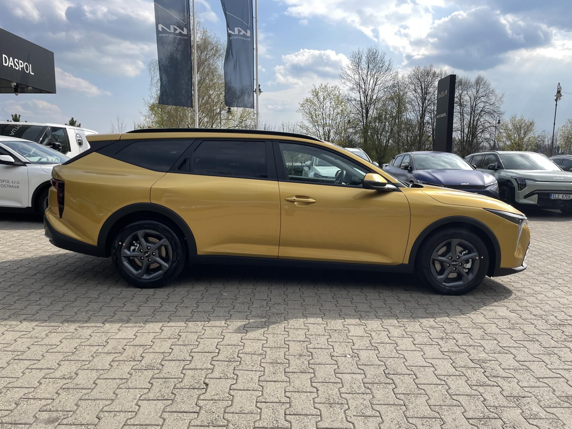Kia K4, 1.6  EXCLUSIVE "AKCE SKLAD" - fotka 2