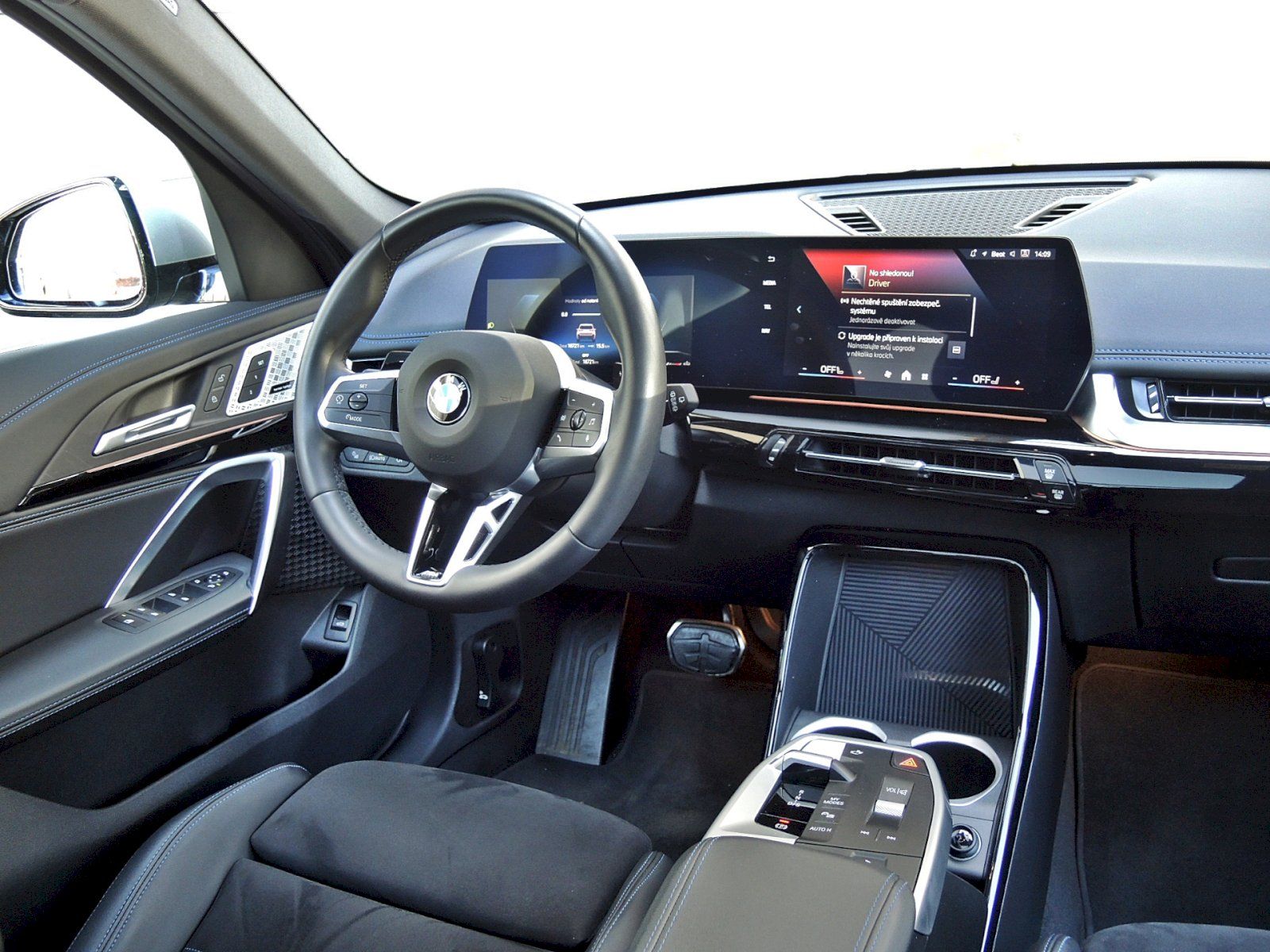 BMW X1, 2.0 xDrive20d MHEV DCT - fotka 5