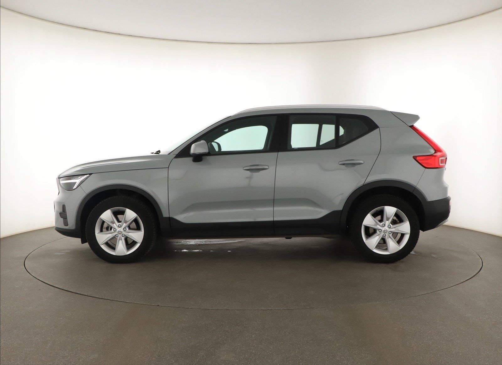 Volvo XC40, B3, Automat, 1.maj, ČR - fotka 2