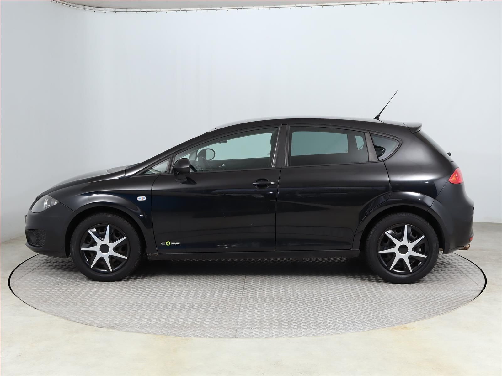 Seat Leon, 1.2 TSI, Automatická klima - fotka 3