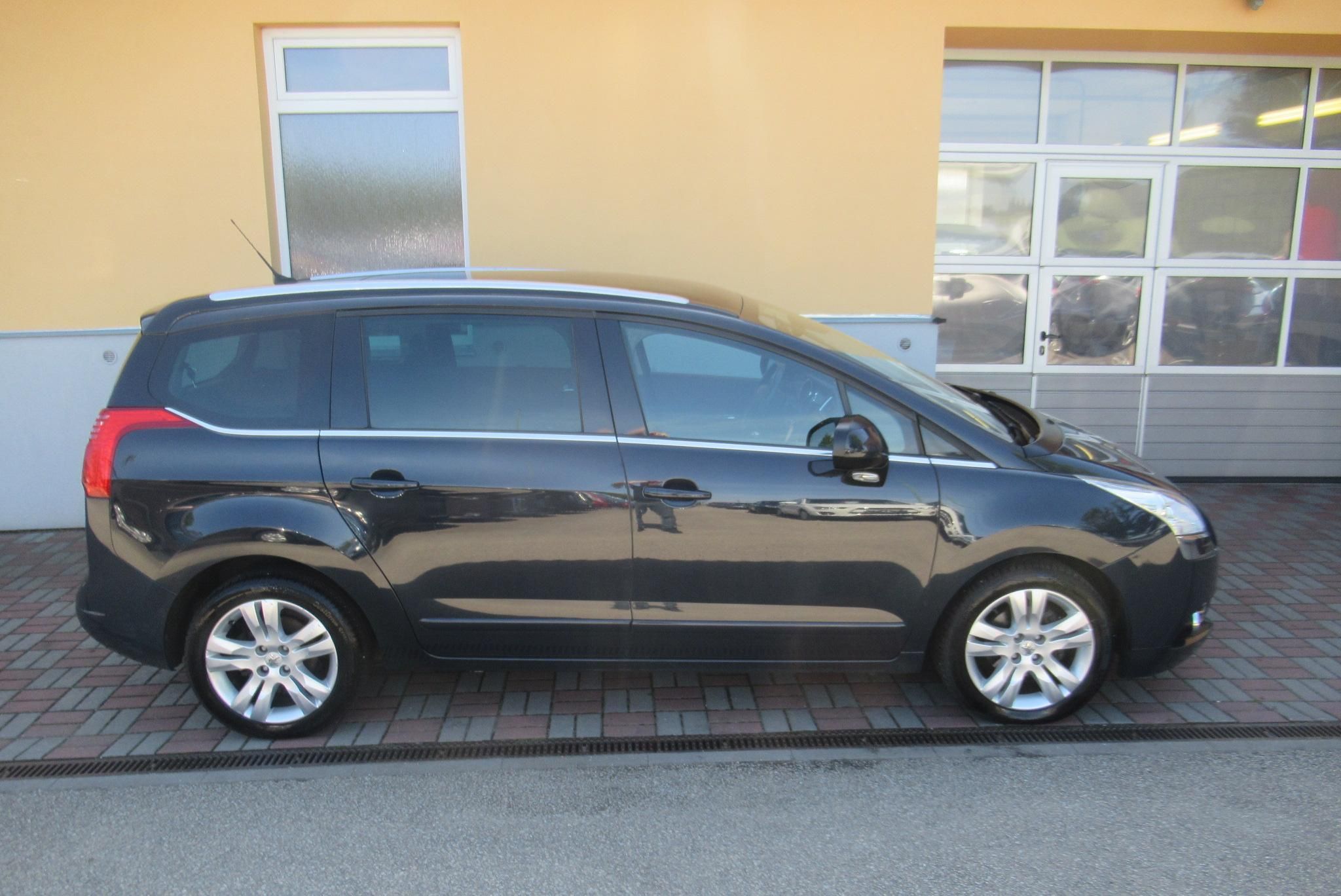 Peugeot 5008, 1.6 HDi AUT.KLIMA TAŽNÉ 7 MÍST - fotka 3